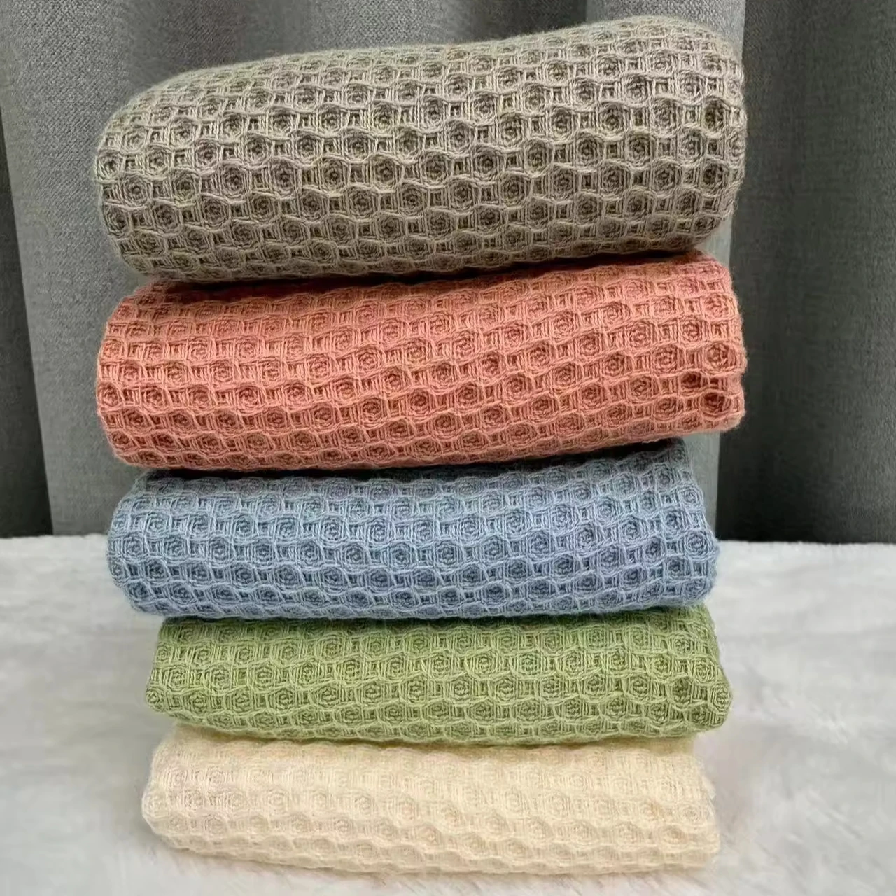 Custom  Logo Waffle Towel Cotton High absorbent Quick Dry waffle towel weave drying Hotel Bath Towel