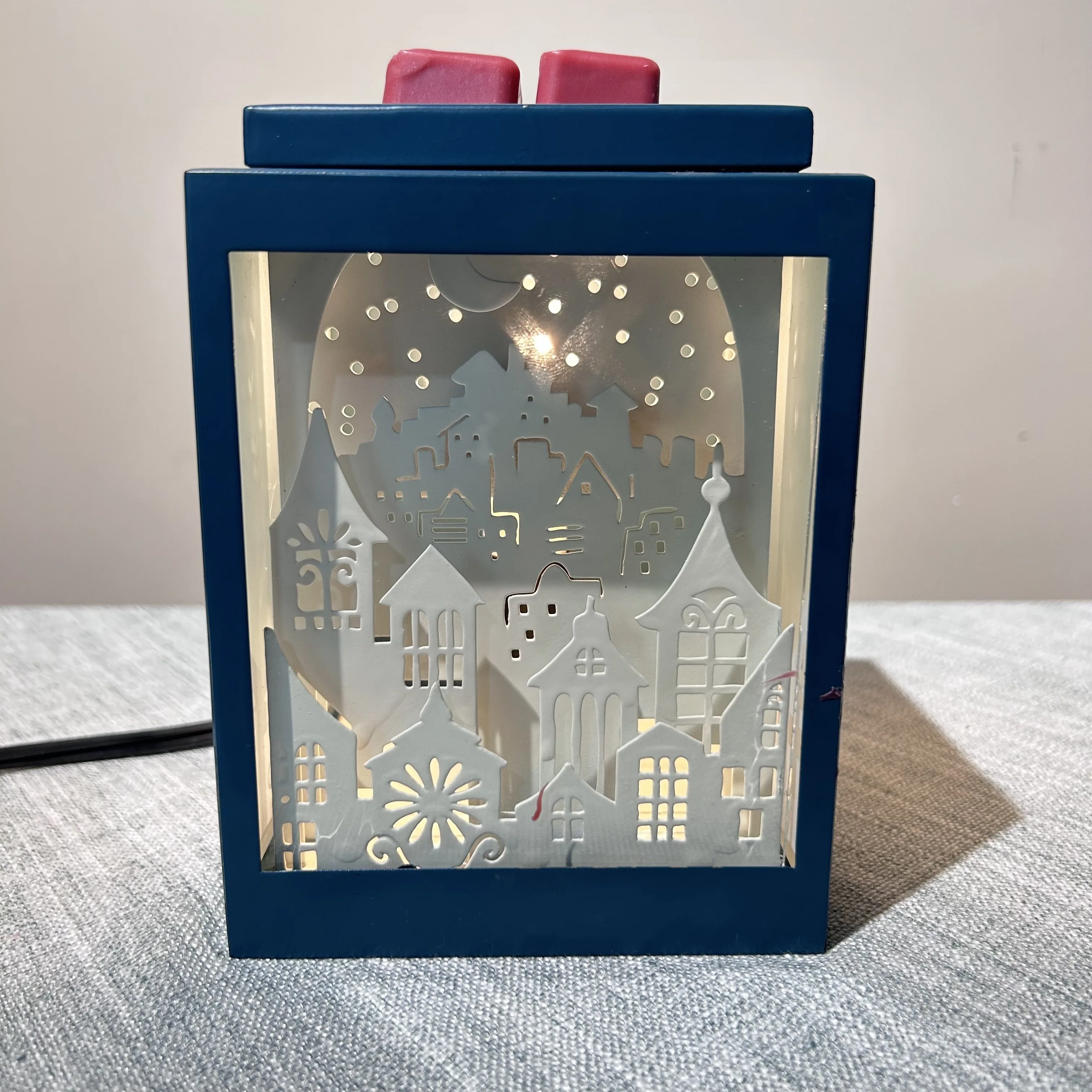 Factory Crafts Electric Massage Oil Warmer Made Glass Metal Laser Cut 3D Iron Art Decoration Design City Building Wax Warmer