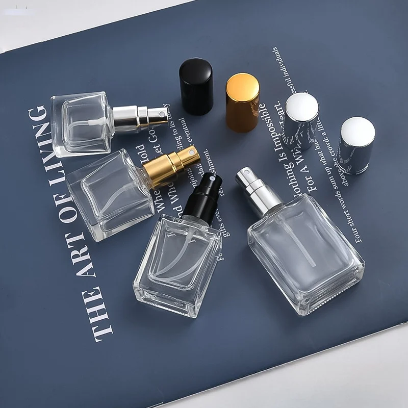 Top Seller DIY Empty 20 ml 30 ml 50 ml Glass Perfume Bottle Packaging Round Transparent Perfume Bottle 15ml