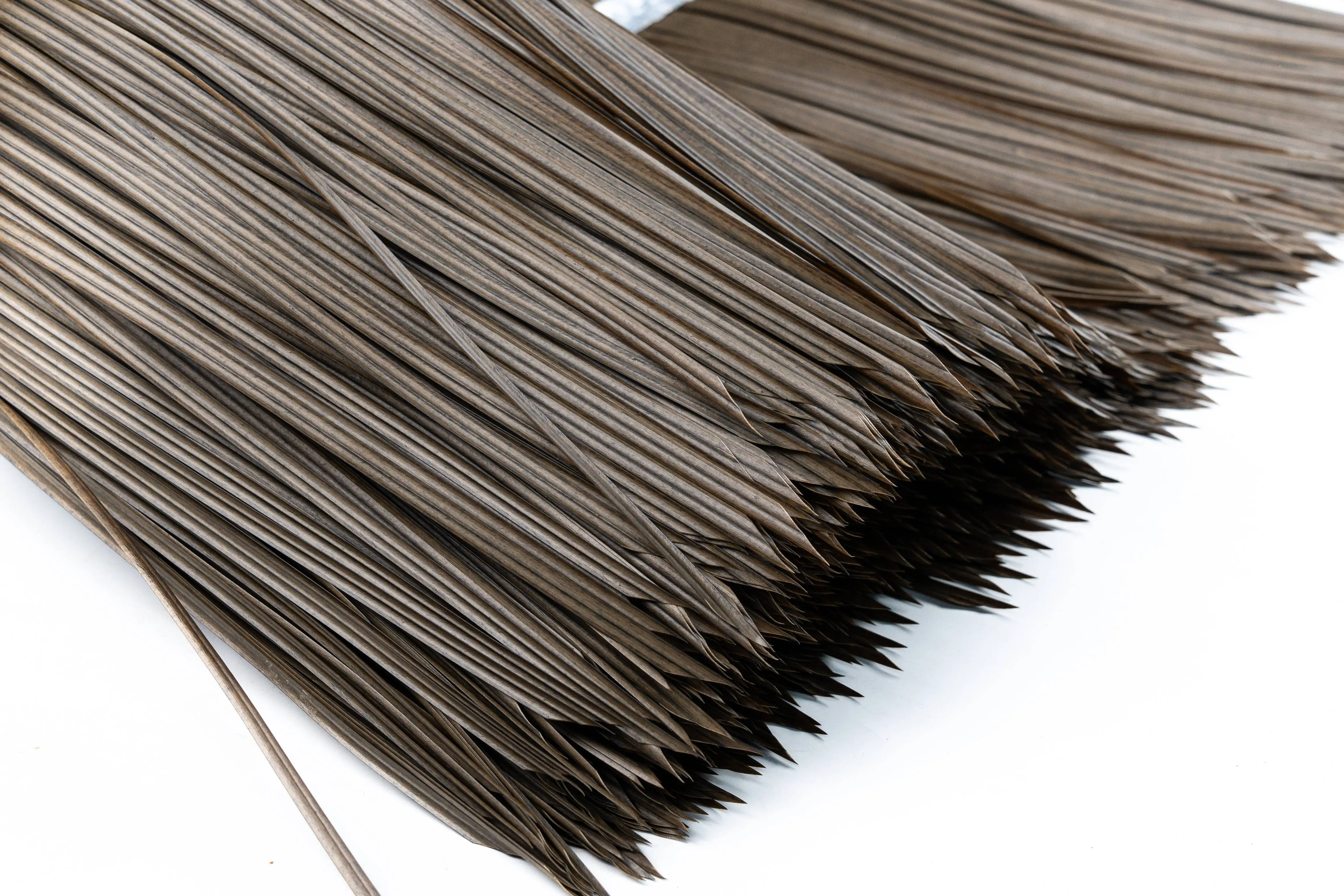 Good Quality Ecofriendly Fire Resistant Pe Pvc Thatch Roof Synthetic Plastic Artificial Thatch Roof Tiles
