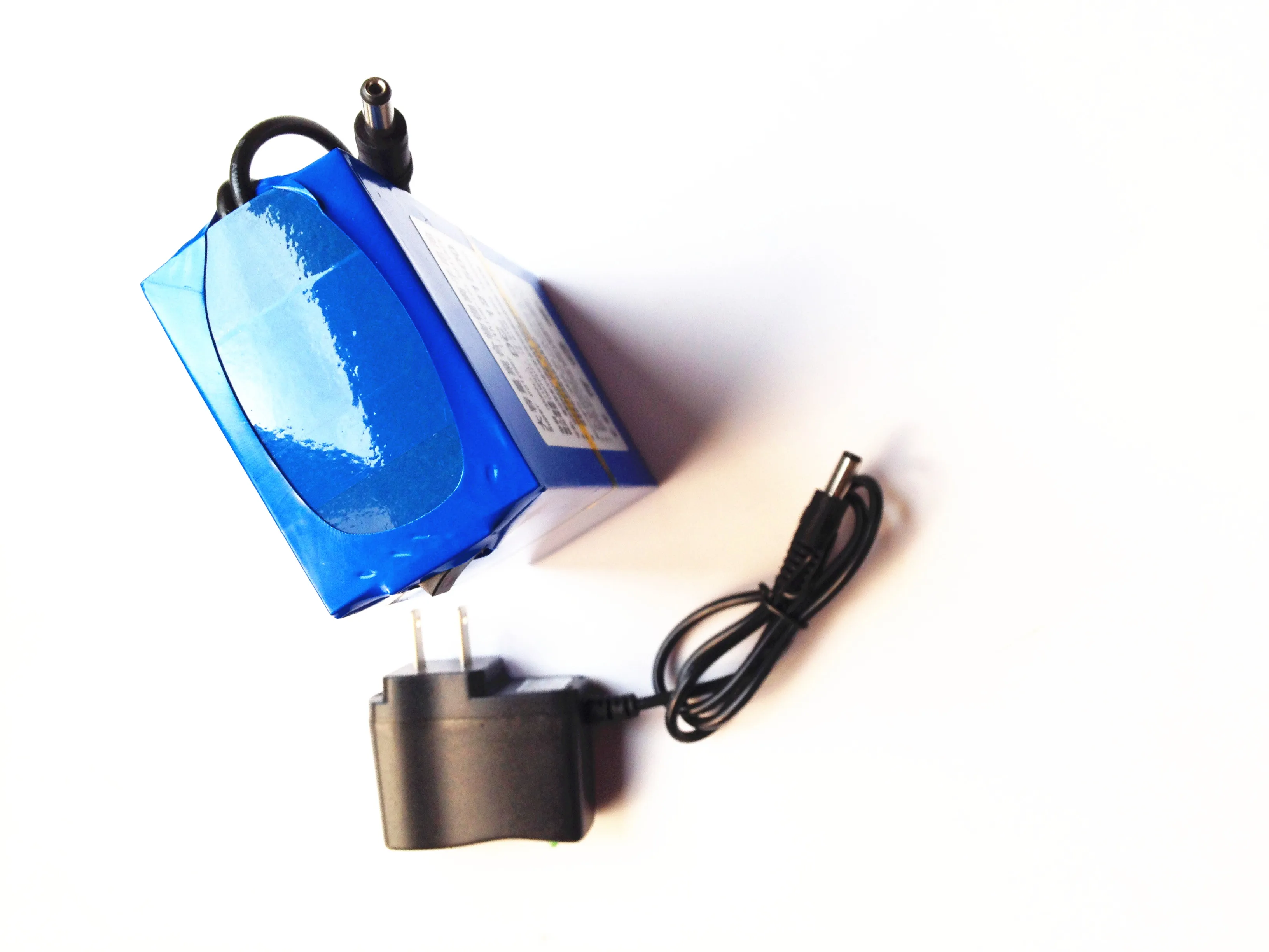 High quality DC 12v 15Ah rechargeable Li-ion polymer battery with switch AC charger for CCTV Camera wifi booster