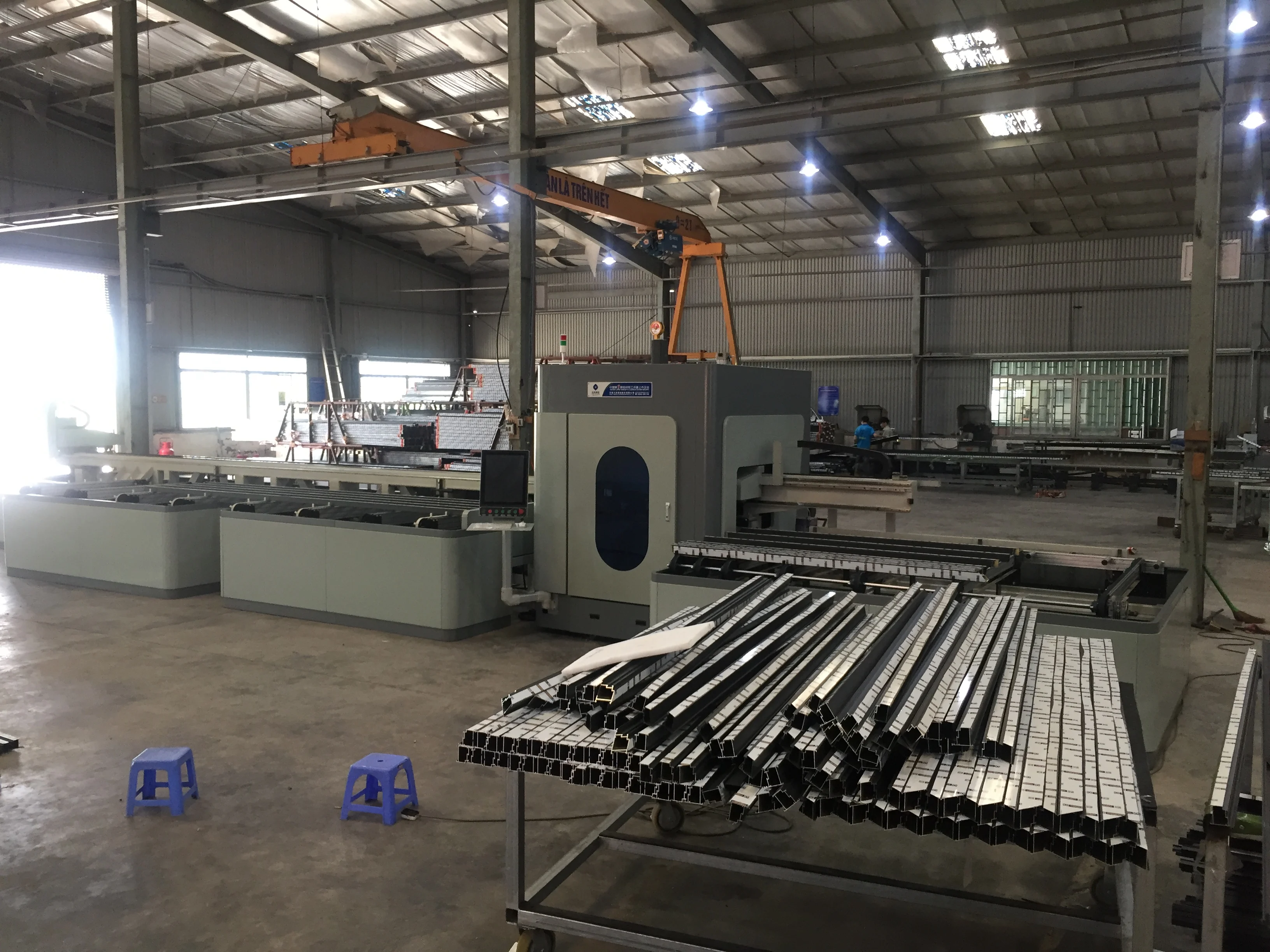 Window Door Production Line Aluminum Automatic Cutting Saw Center