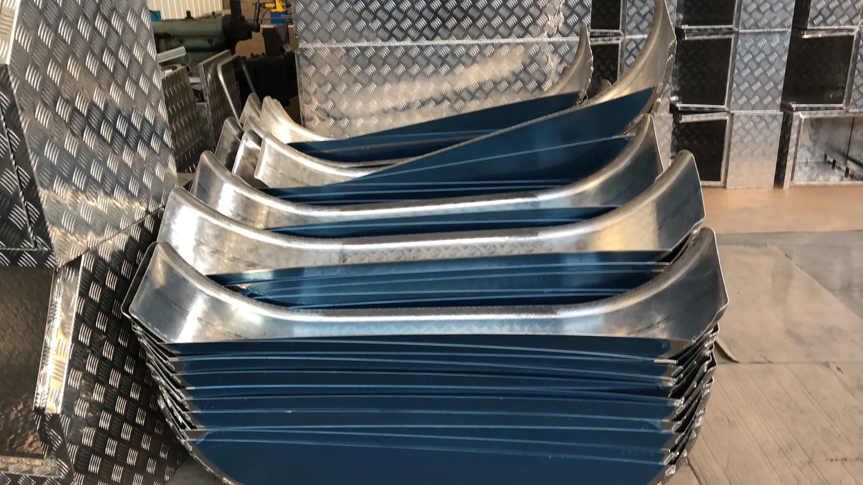 Брызговики для прицепа 10 дюймов, алюминиевый сплав/крыло (пара)