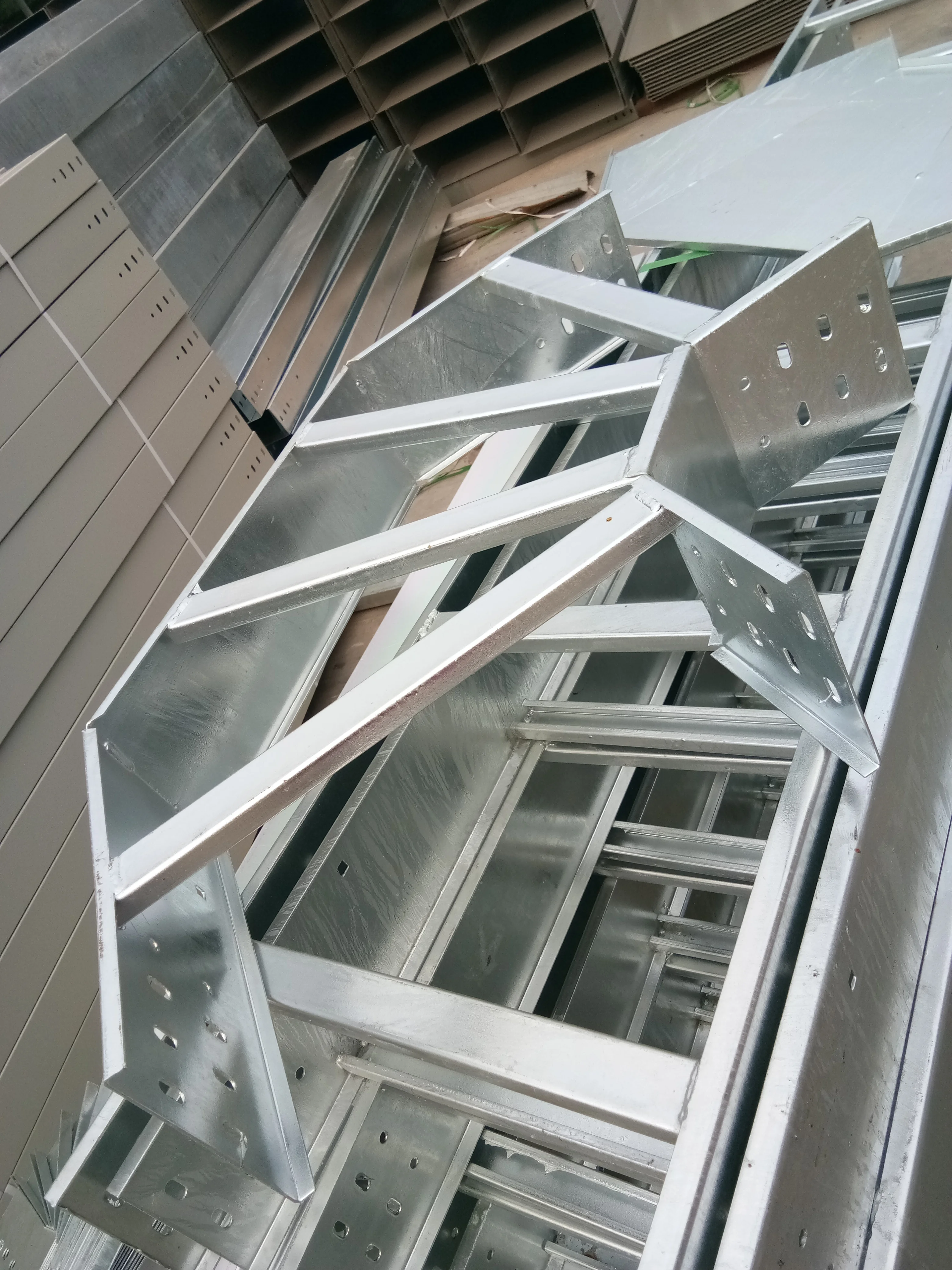 Hot Dip Galvanized Steel Perforated Cable Ladder Tray