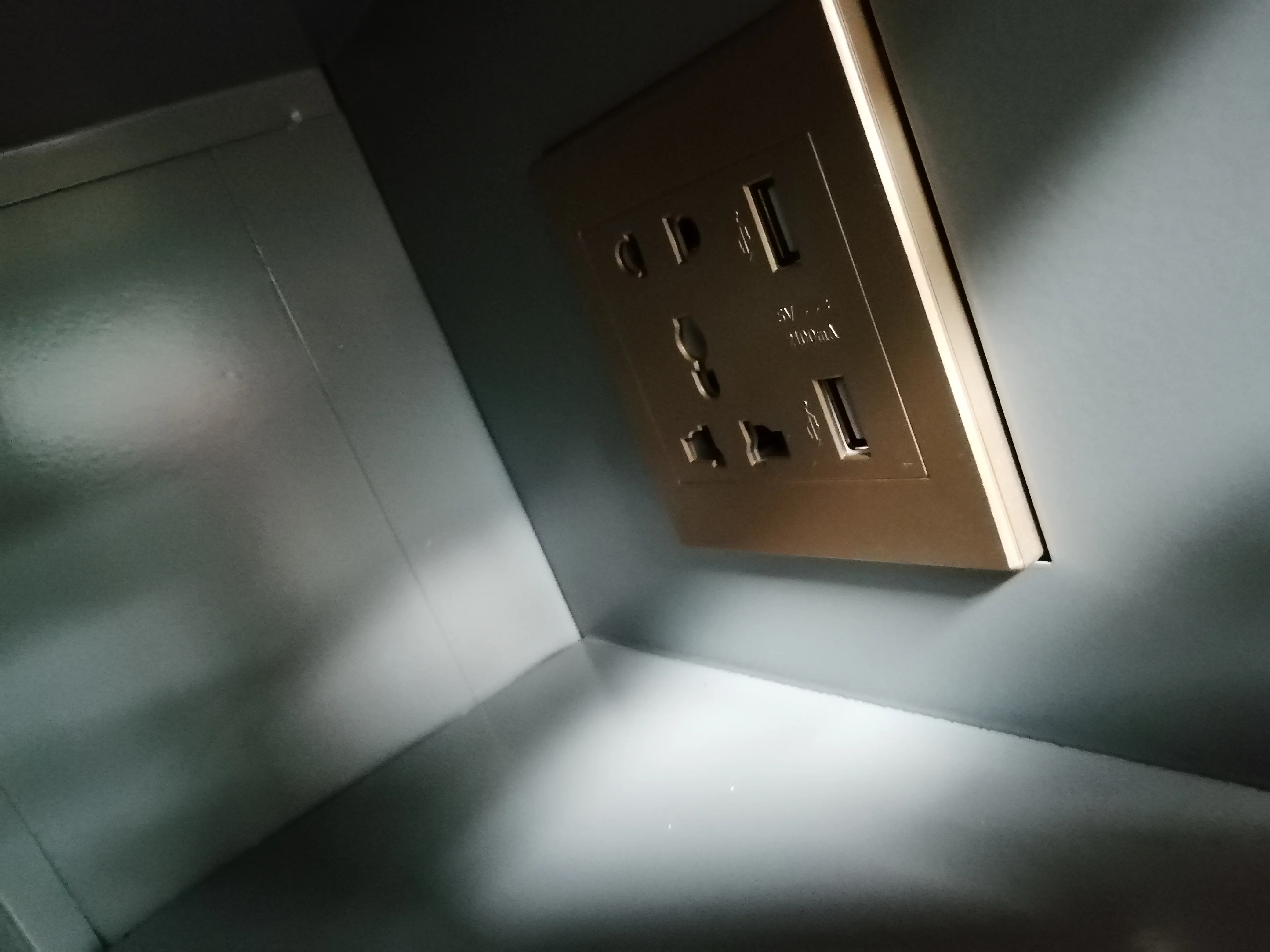 60 door Steel  Storage Locker  Mobile Charging Locker  phone charging locker with Face Recognition System