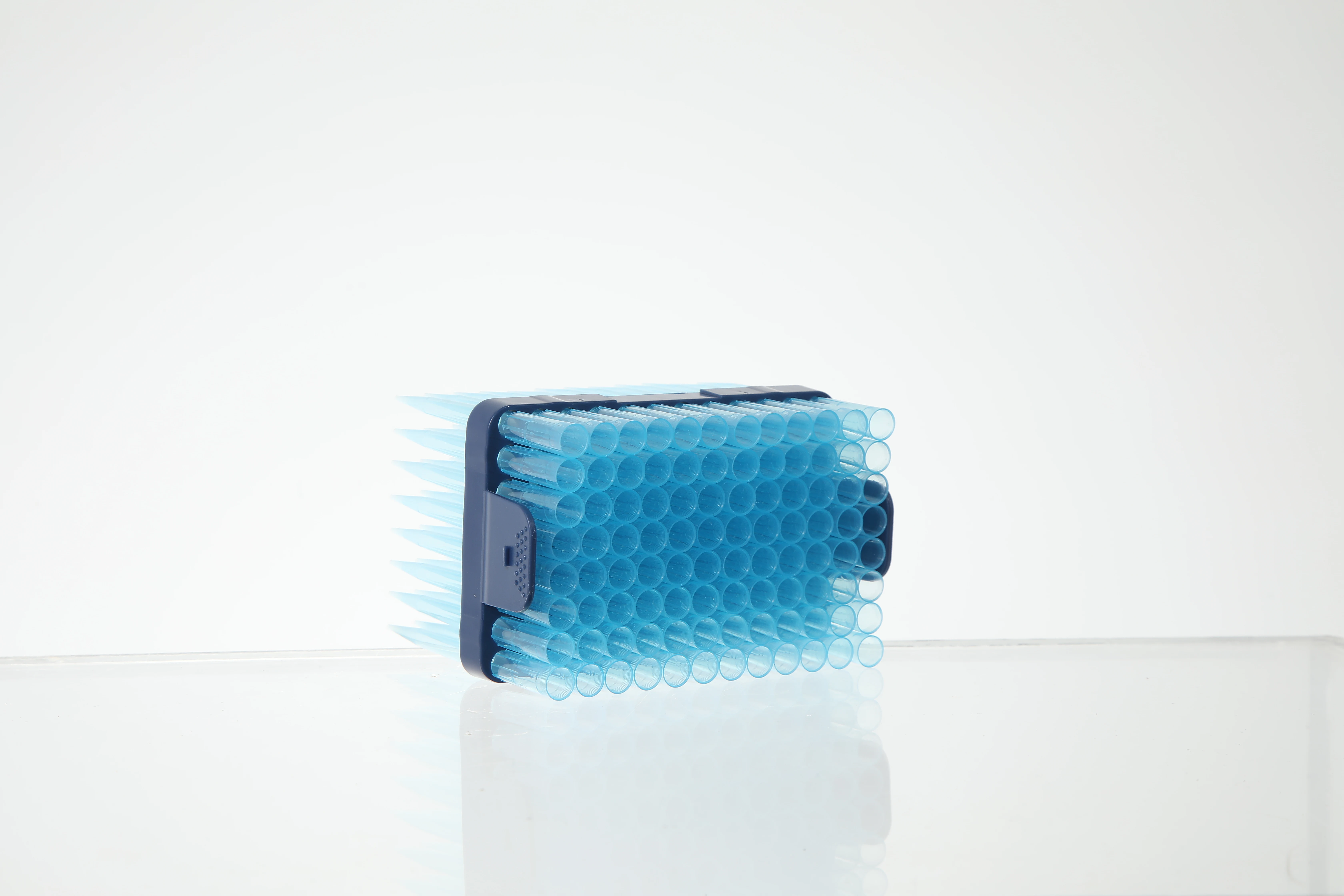 Universal 1000ul Low Retention Sterile Stack Pipette Tips Manufacturing