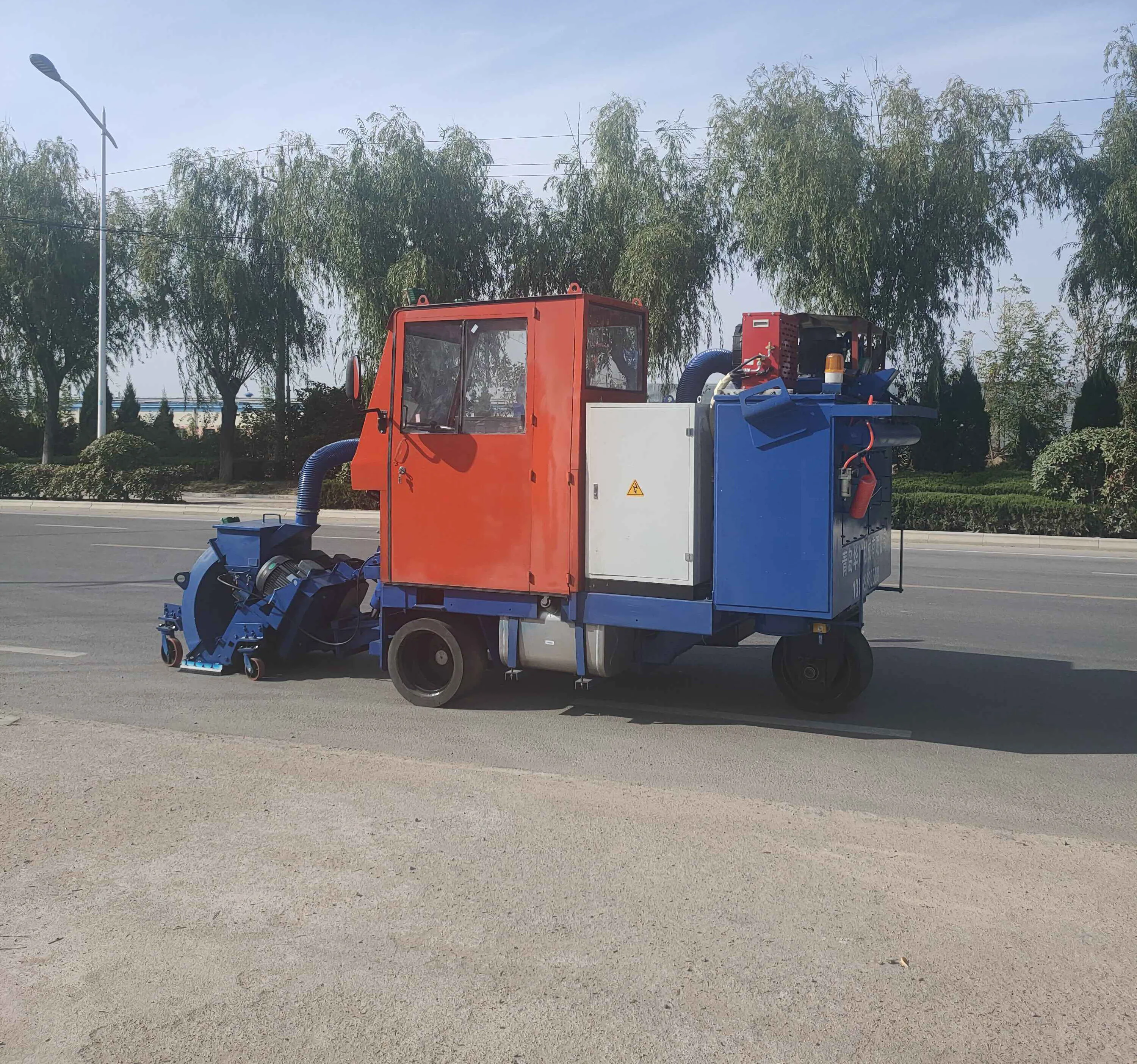 Vehicle mounted driving shot blasting machine Driving Type Horizontal Movable Floor Shot Blast Machine