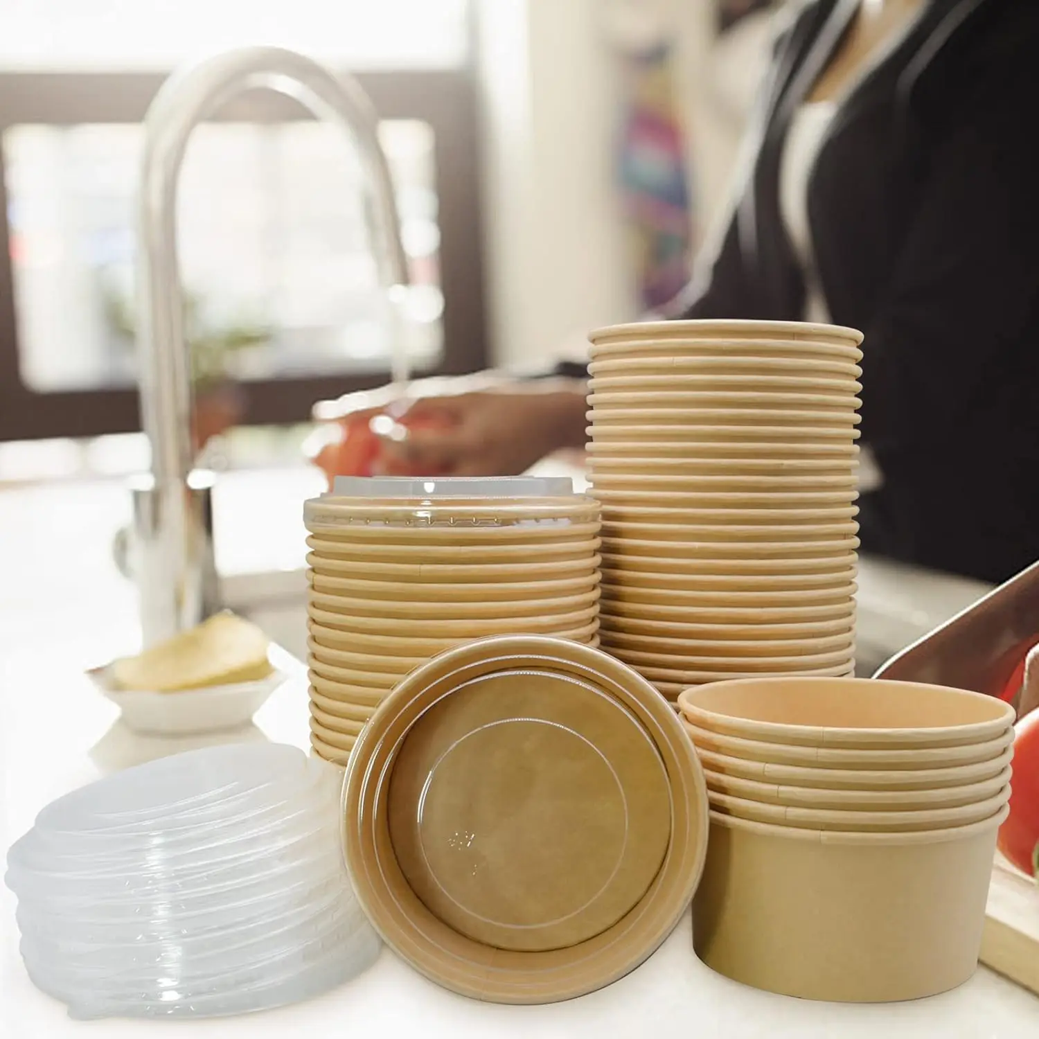 Disposable Custom Logo Round Kraft Paper Fruit Salad Bowls Takeaway Soup Noodle Fast Food Container