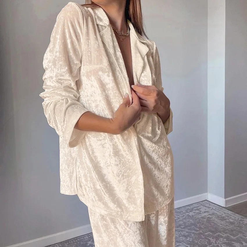 New arrivals women  two piece warm pajamas thick velvet loungewear winter fuzzy pyjamas set