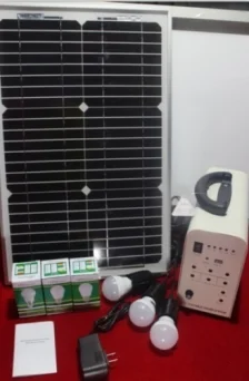Внутреннее мощное освещение 100 Вт портативное светодиодное Домашнее на солнечной батарее для дома и
