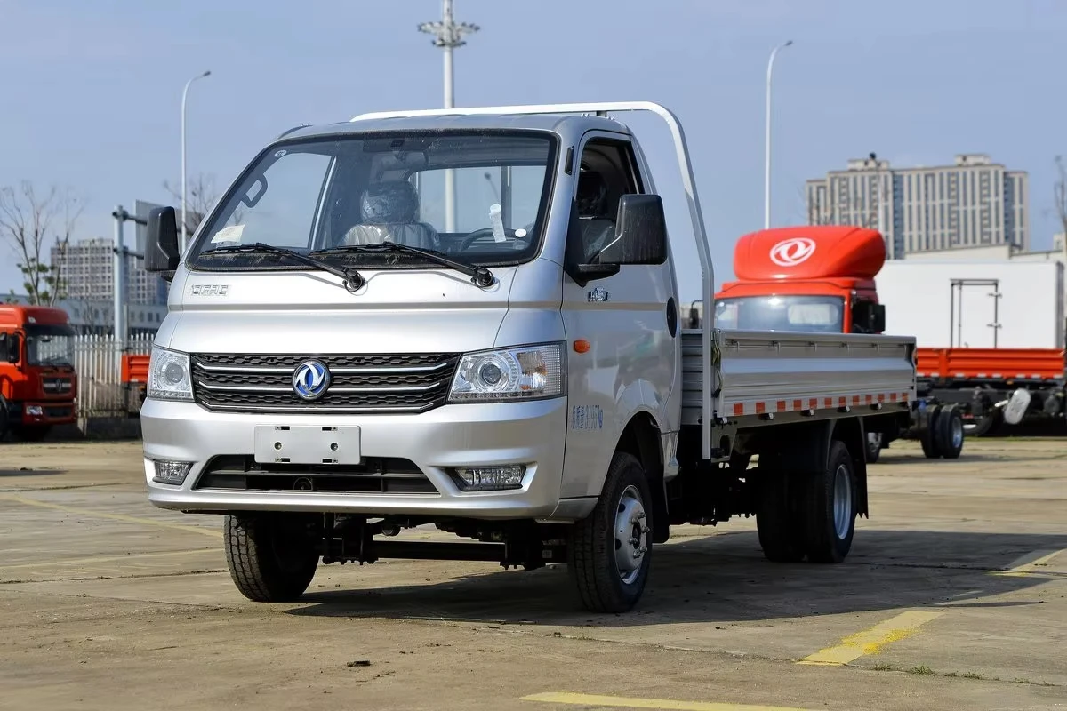 Dongfeng EV180 мини-Электрический гибридный фургон с левым рулевым хэтчбеком литиевым аккумулятором