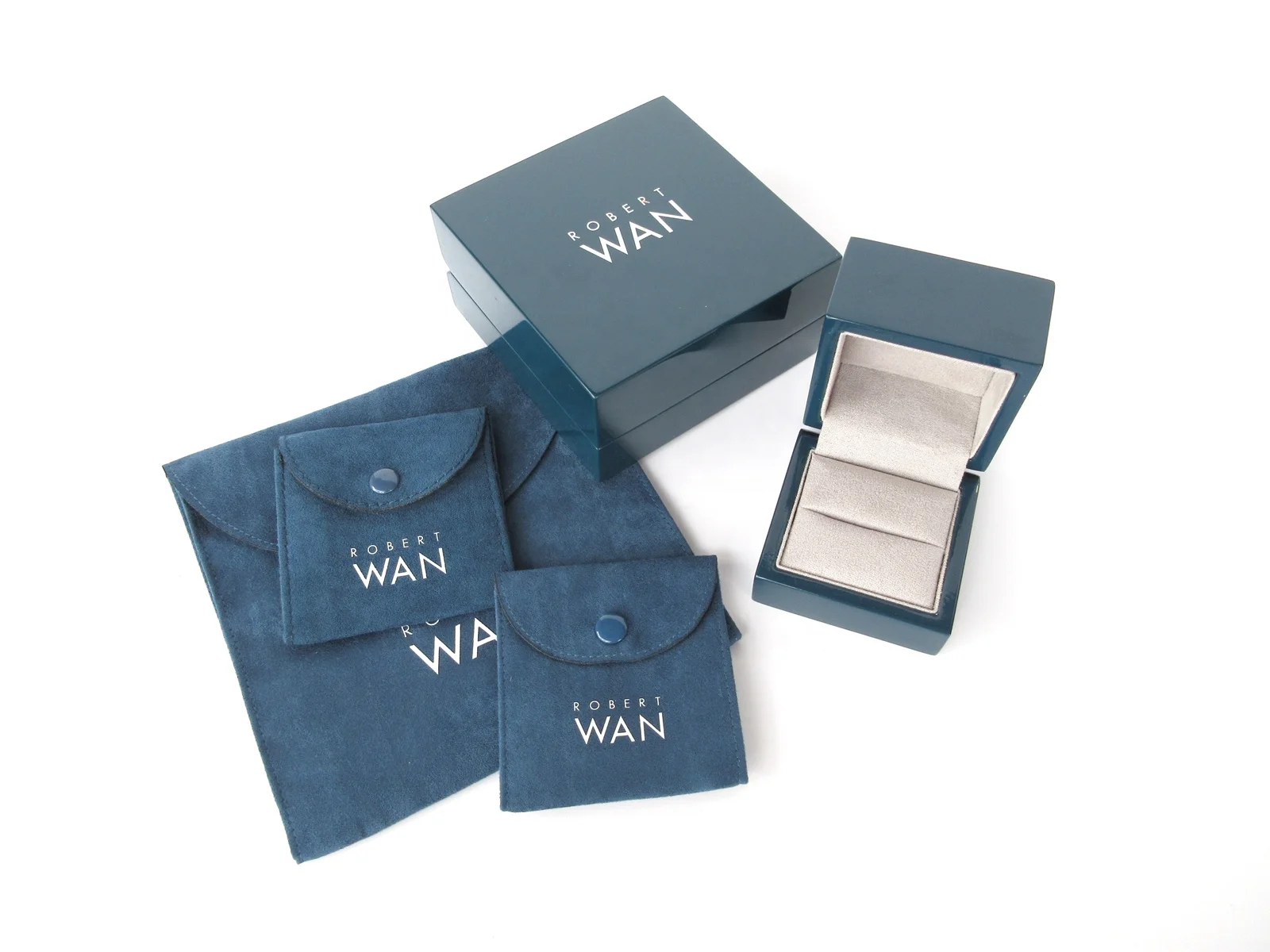 Custom high quality new design flap suede velvet jewellery packaging bag jewelry pouch