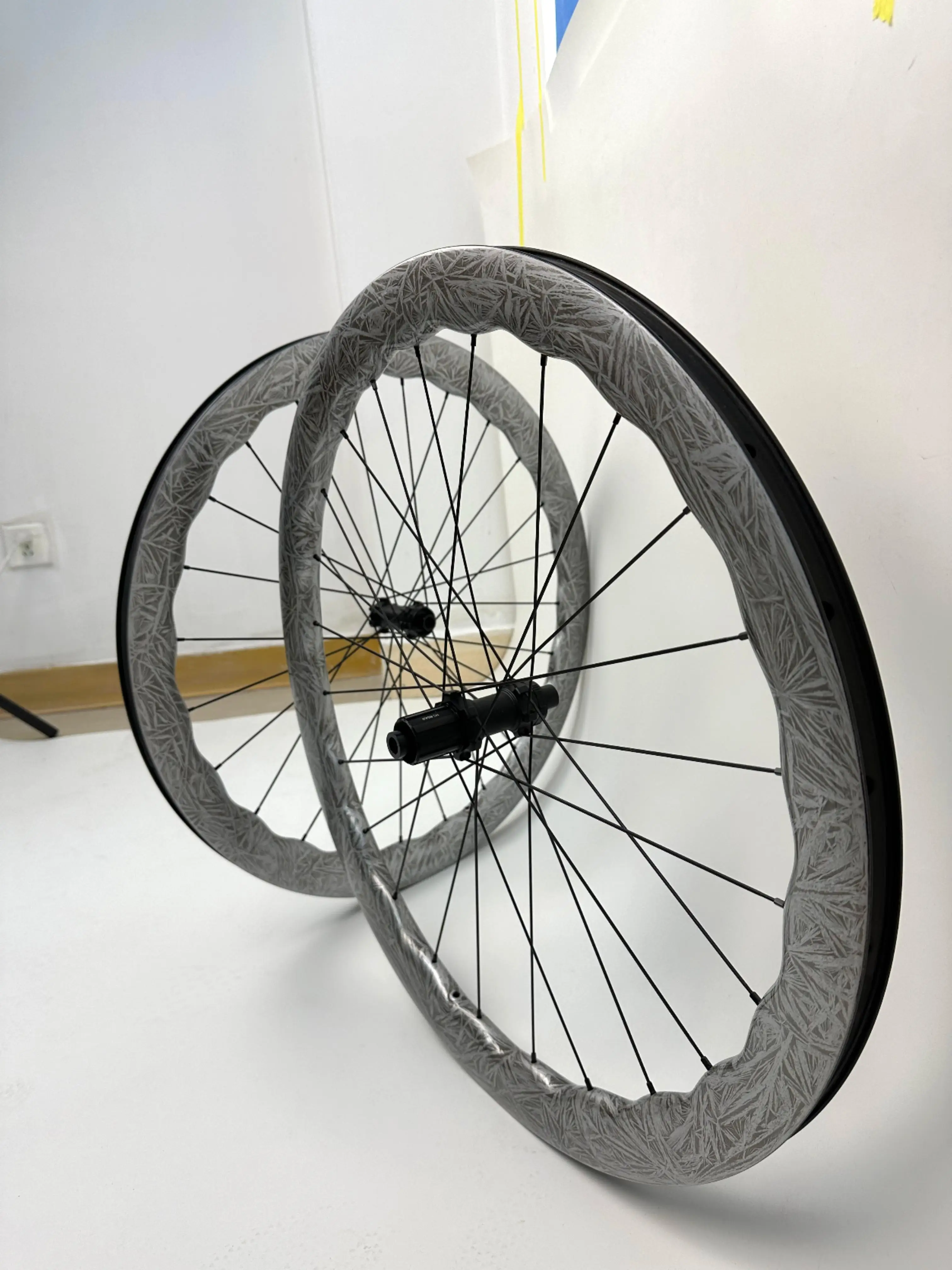 DC928W1 Customizable colors carbon Wheelsets 45-50mm depth 28mm  width carbon fiber Wheelset from China Factory