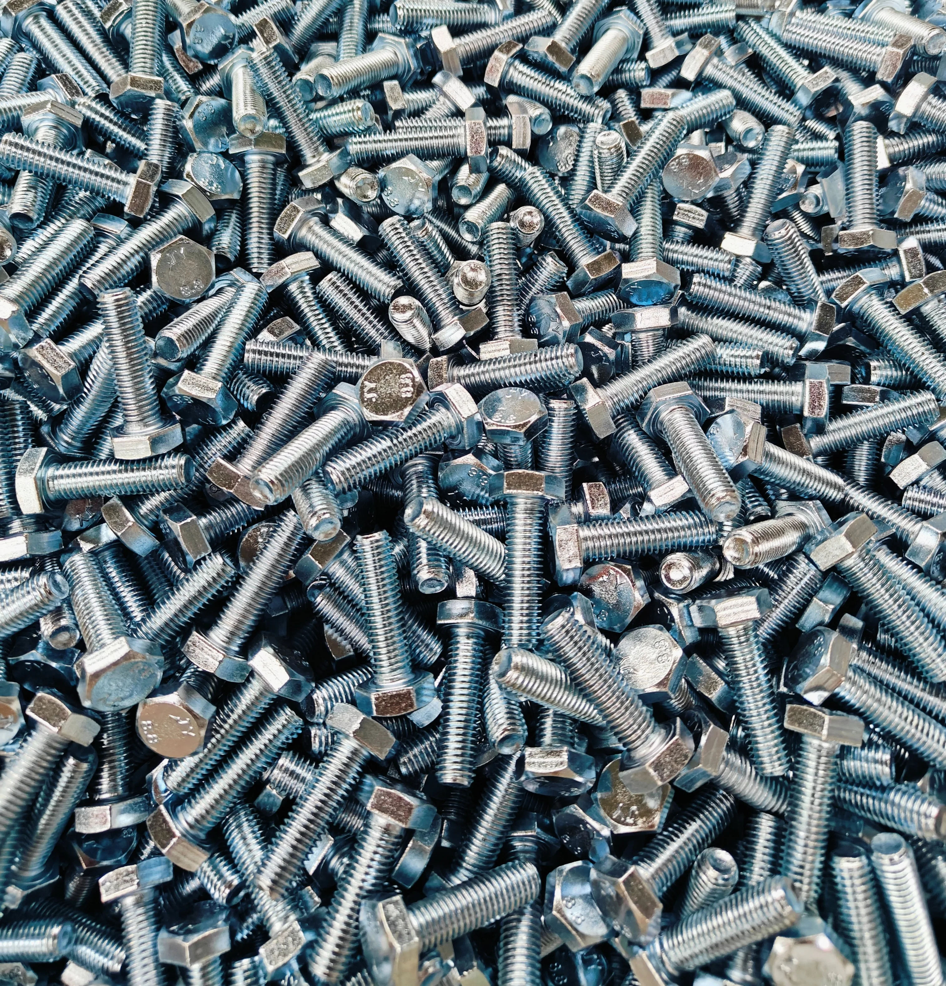 DIN931 DIN933 metric carbon steel hex bolt zinc grade 4.8 bolt and nut screw washer China manufacturing wholesale price