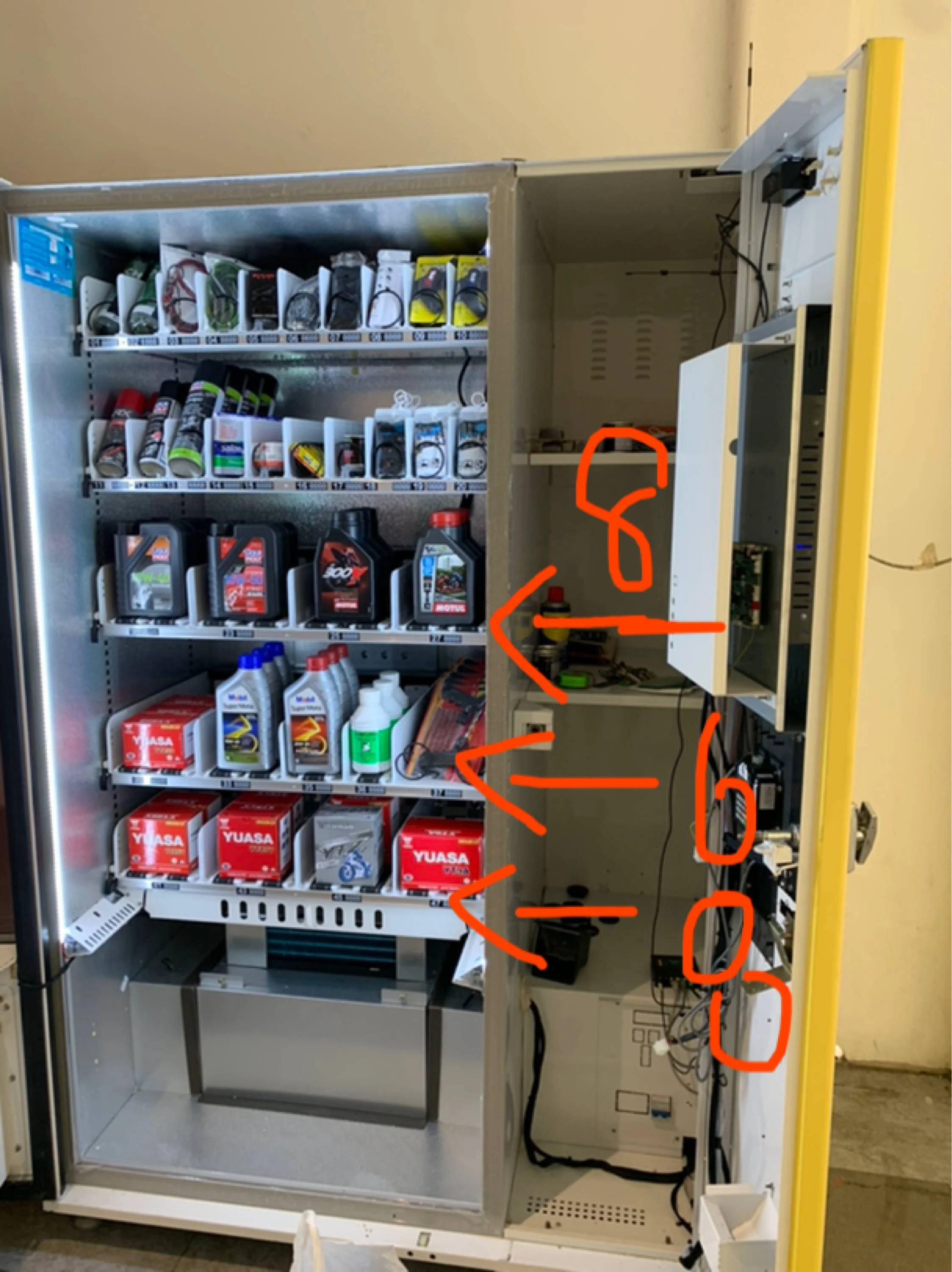 Whole Trays with Separator Conveyors belt    Motor  and wires  Drink Snack bread food Vending Machine