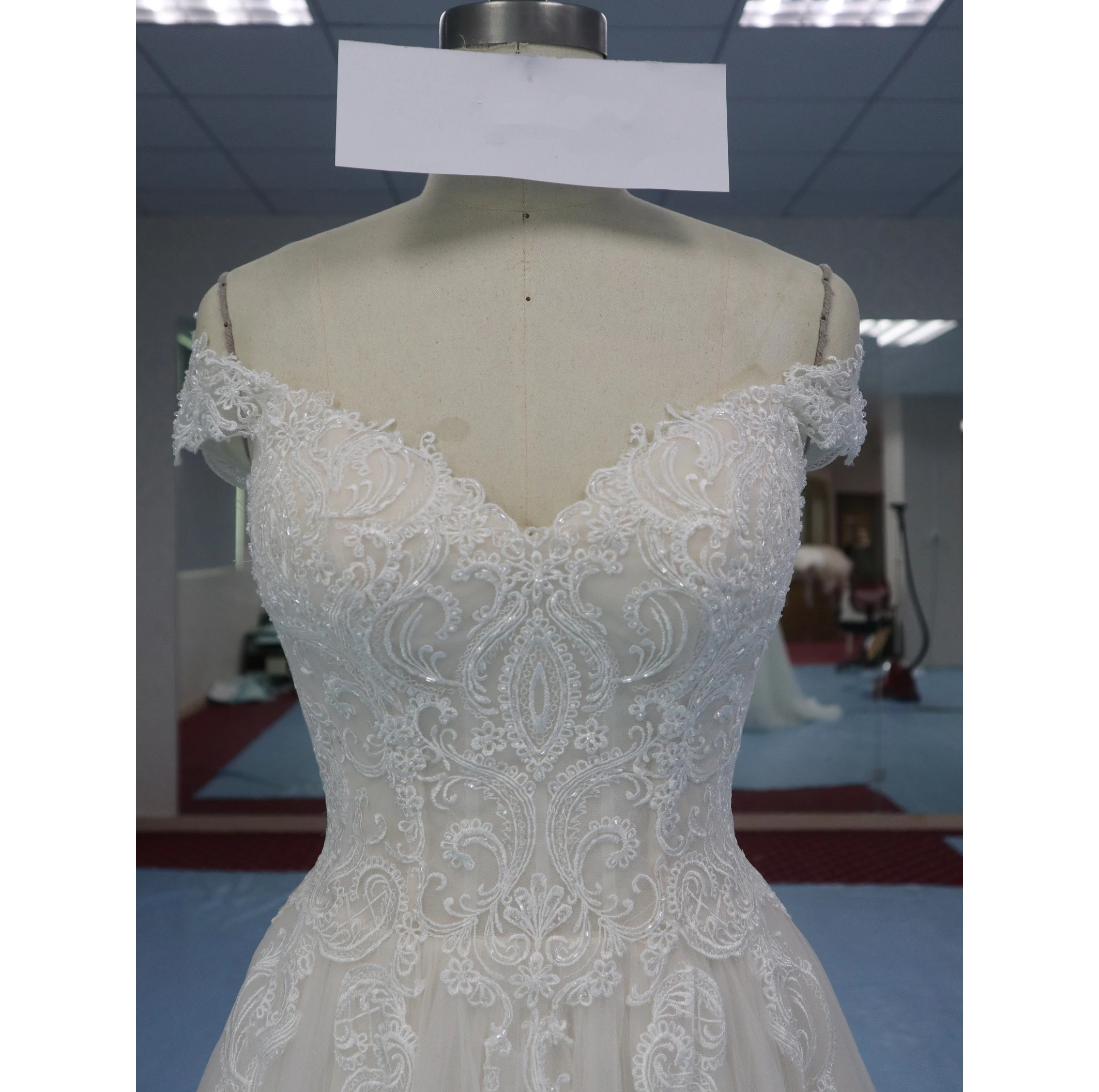 New arrival wedding dress heavy anti-lace sleeveless elegant tail wedding dress temperament bridal wedding dress