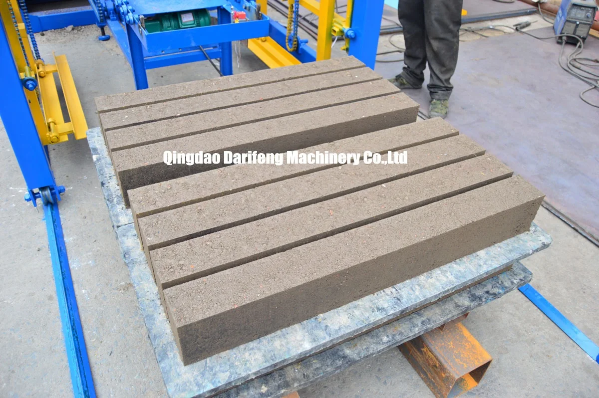 qt5-15 automatically foundation brick block interlocking concrete cement brick machinery kerbstone concrete curb making machine