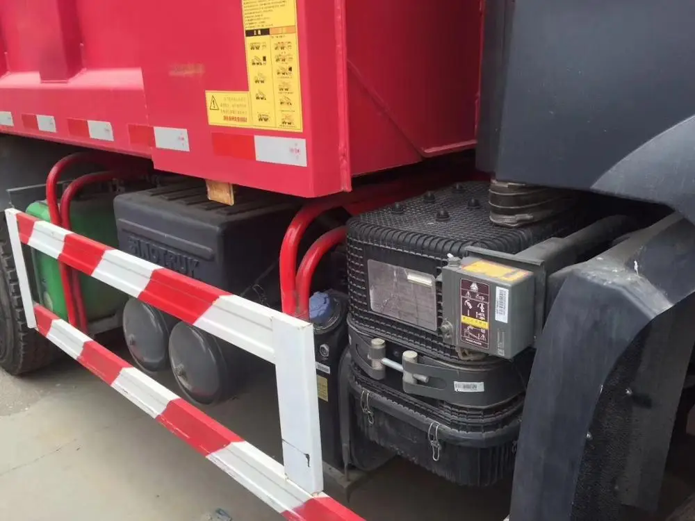 LNG/CNG/ Diesel Sinotruck Heavy Duty Howo 31 ton  8*4 dump tipper truck