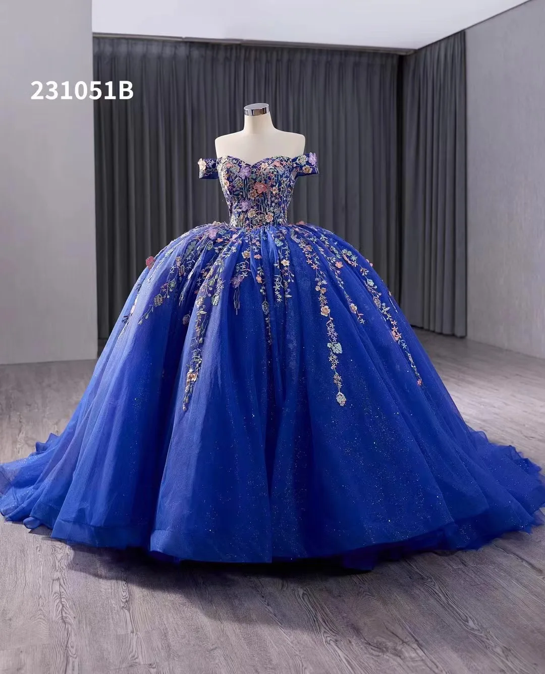 Feishiluo Wholesale Shiny Glitter Fluffy Wedding Big Gowns Dresses Luxurious Bead  Off-Shoulder Evening Prom Ballgown