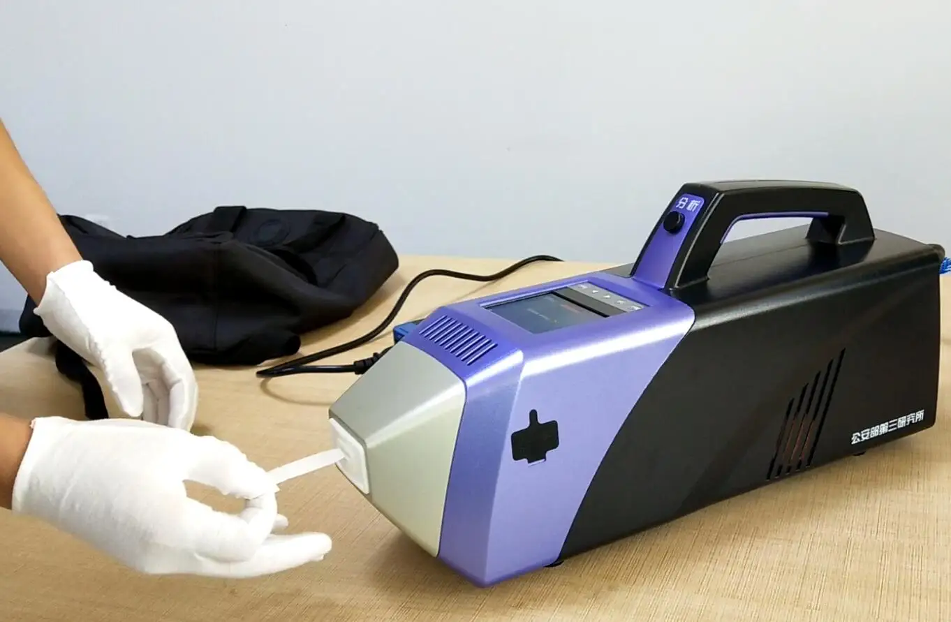 hand held high sensitivity explosives detection equipment