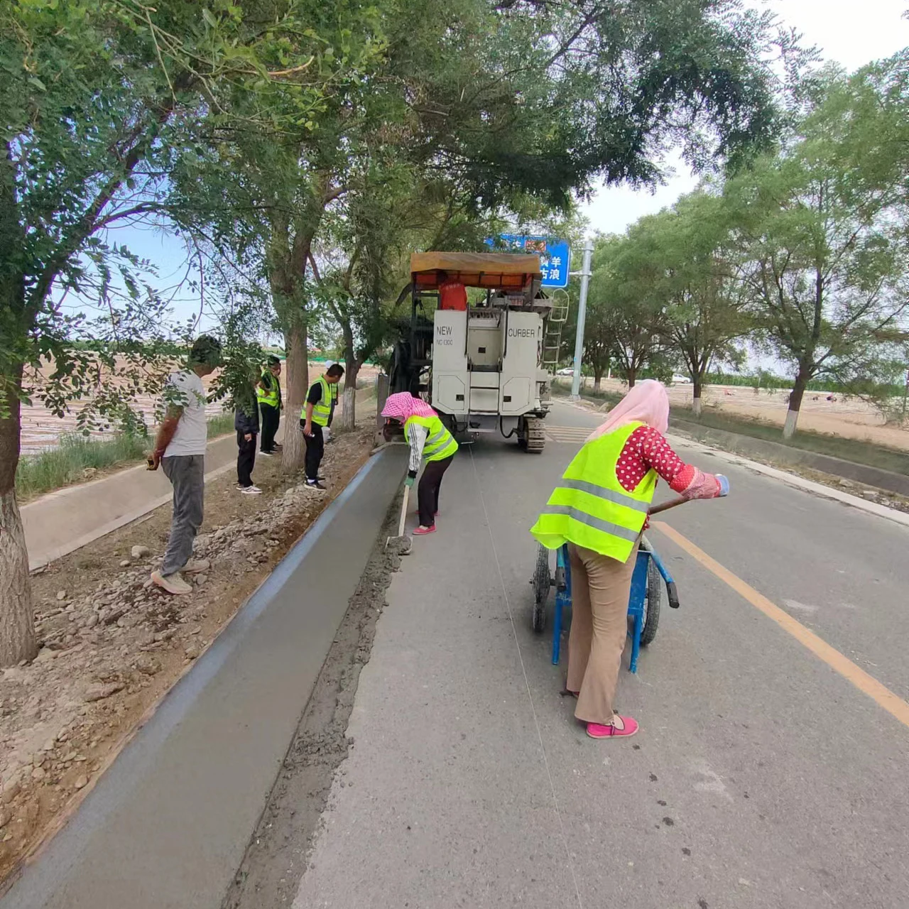 Concrete pavement paving of structures such as water ditches, curbstones, retaining walls, etc. for road ancillary engineering