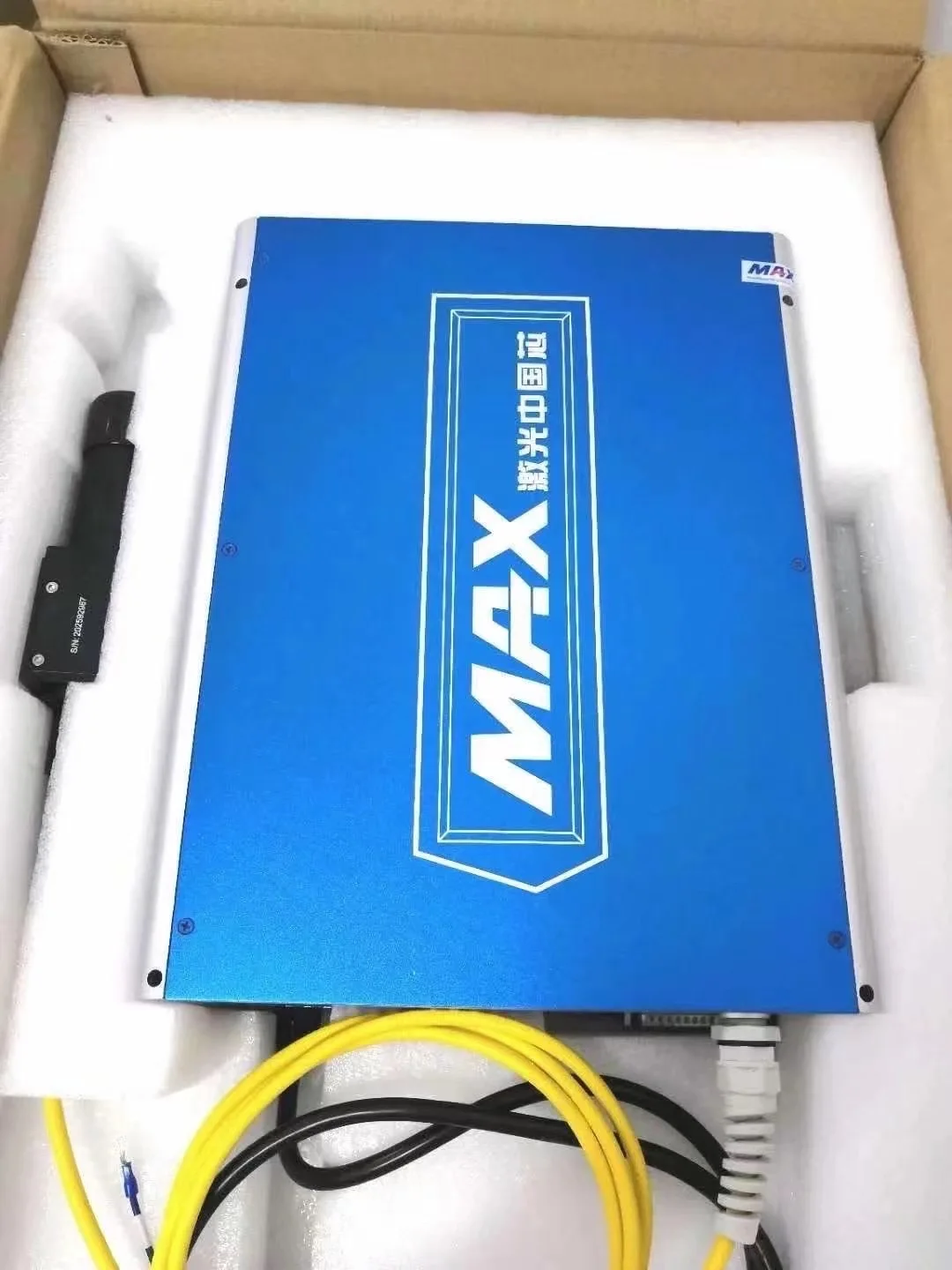 Макс легко интегрированный MFPT-20W-70W волоконный лазер с регулируемой шириной и частотой импульса для деталей лазерного оборудования