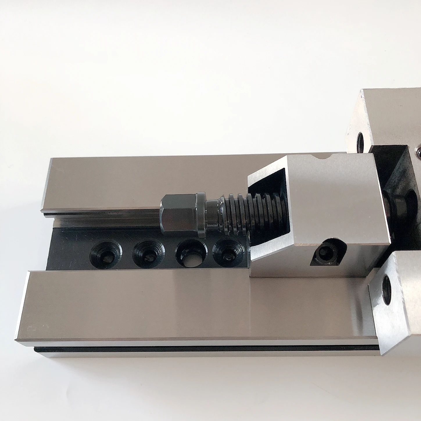 GT Precision Super Modular vise with Thread Hole for Soft Jaw Assembly