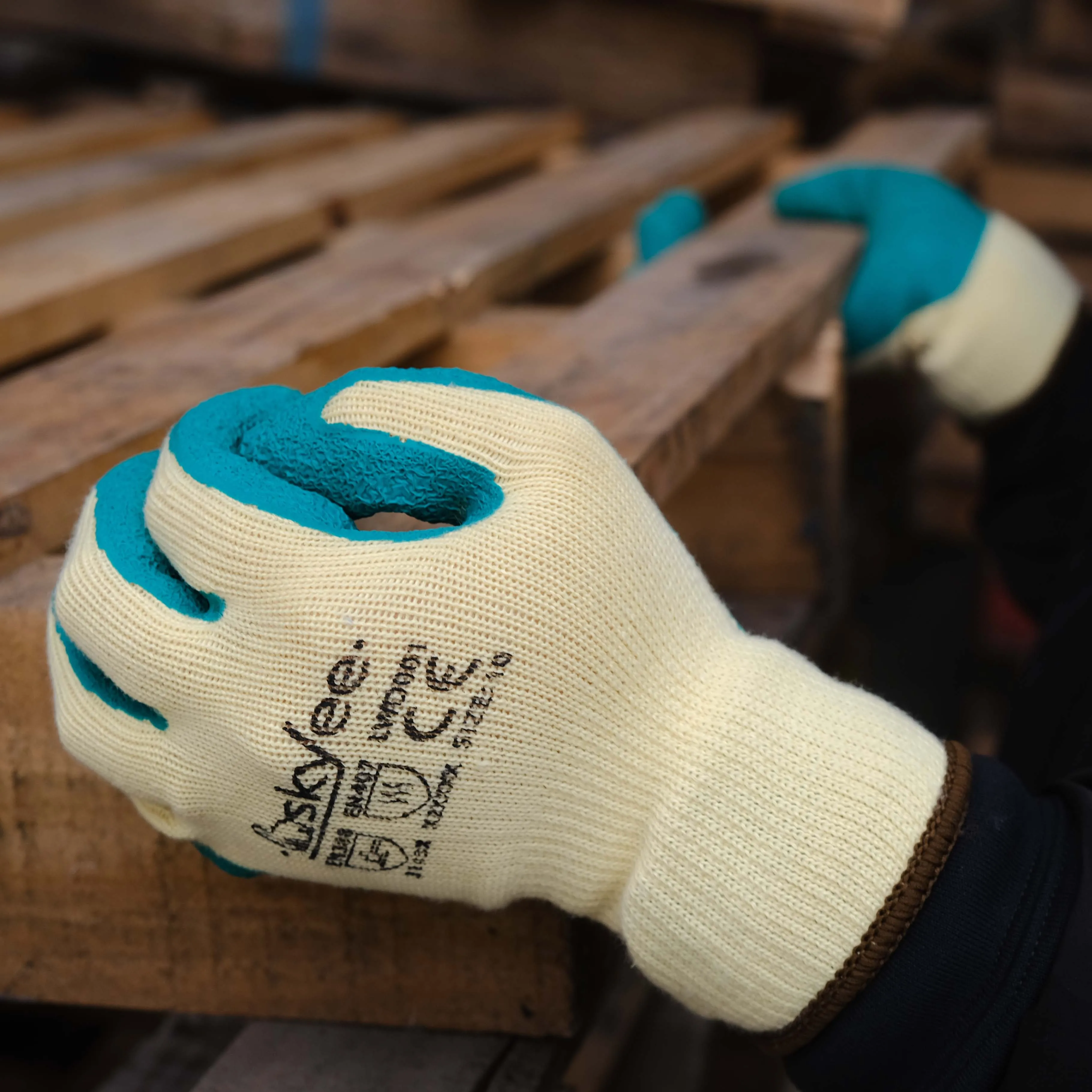 SKYEE hot sale crinkle latex coating polyester fabric cut resistant anti smash safety construction gloves for test machine