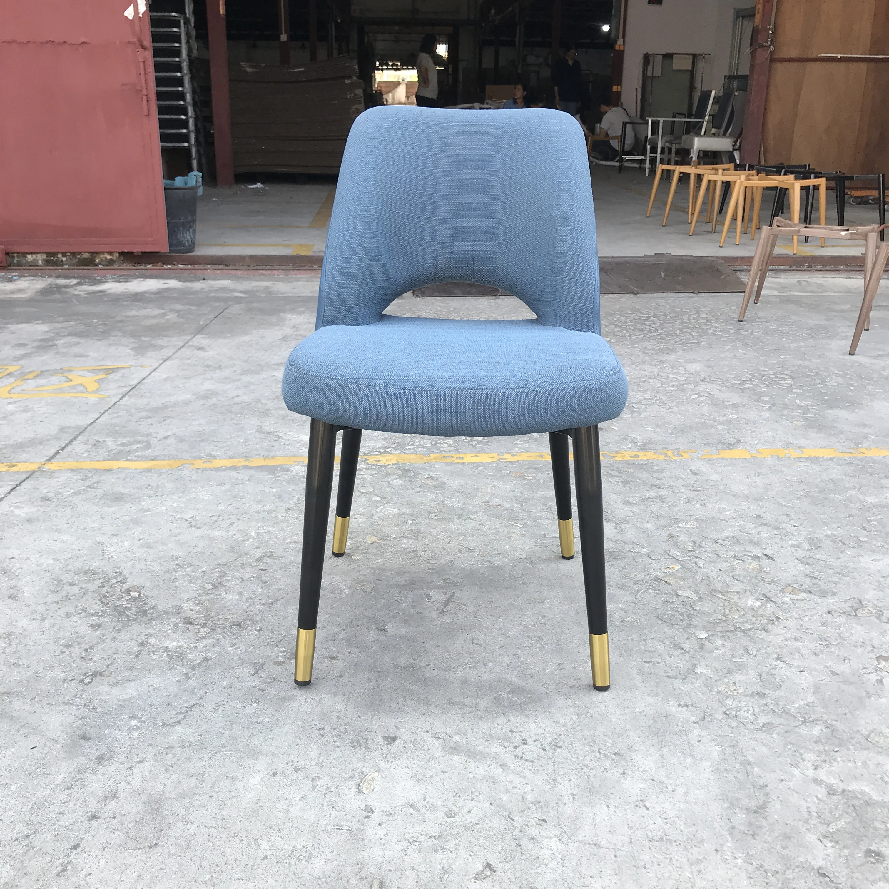 MCI Modern Design Dining Chair Metal Steel Leg Velvet Upholstered Seat and Back Armchair YT0U20