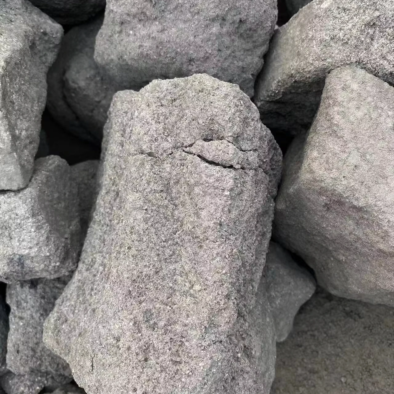 60-80mm90-150mm100-200mm Foundry Coke FC87%Ash8%S0.7% melting steel for industry first grade with top quality wholesale price