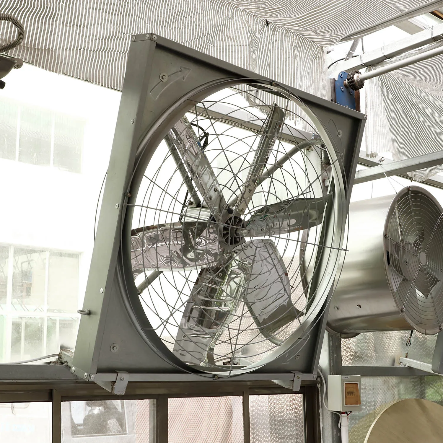 ventilation fan for dairy cows pakistan Hanging Exhaust Fan dairy farm cooling fan