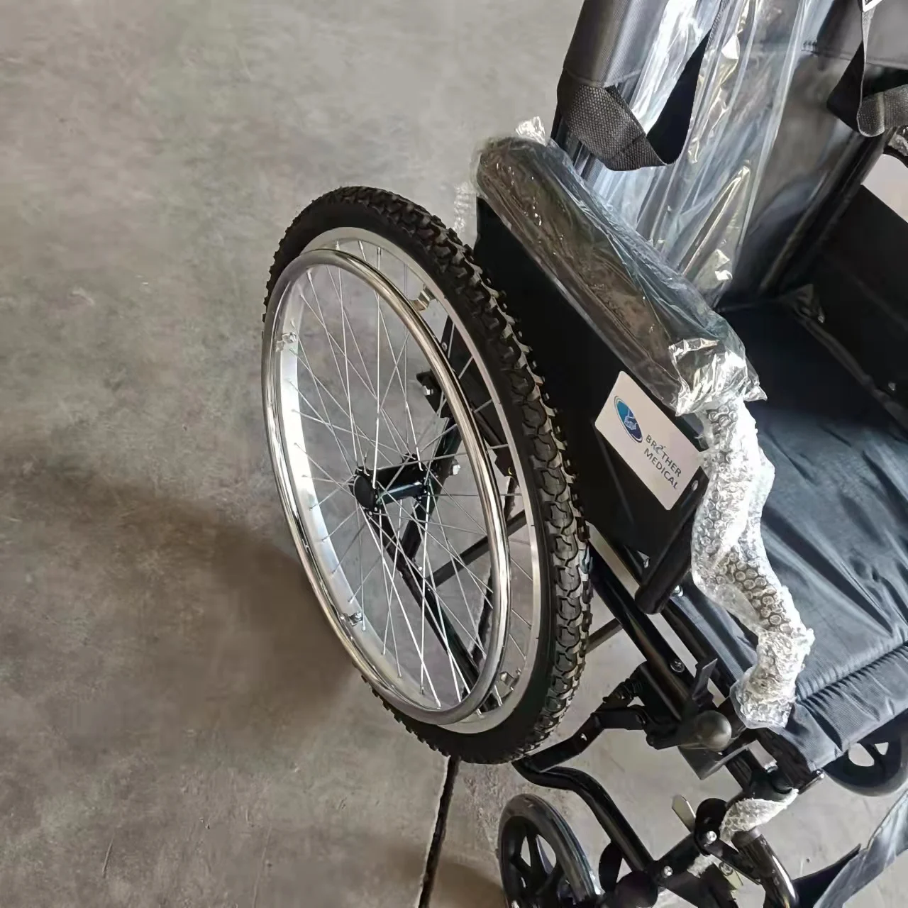 Горячая Распродажа одобренная реабилитационная ручная инвалидная коляска повышенной прочности