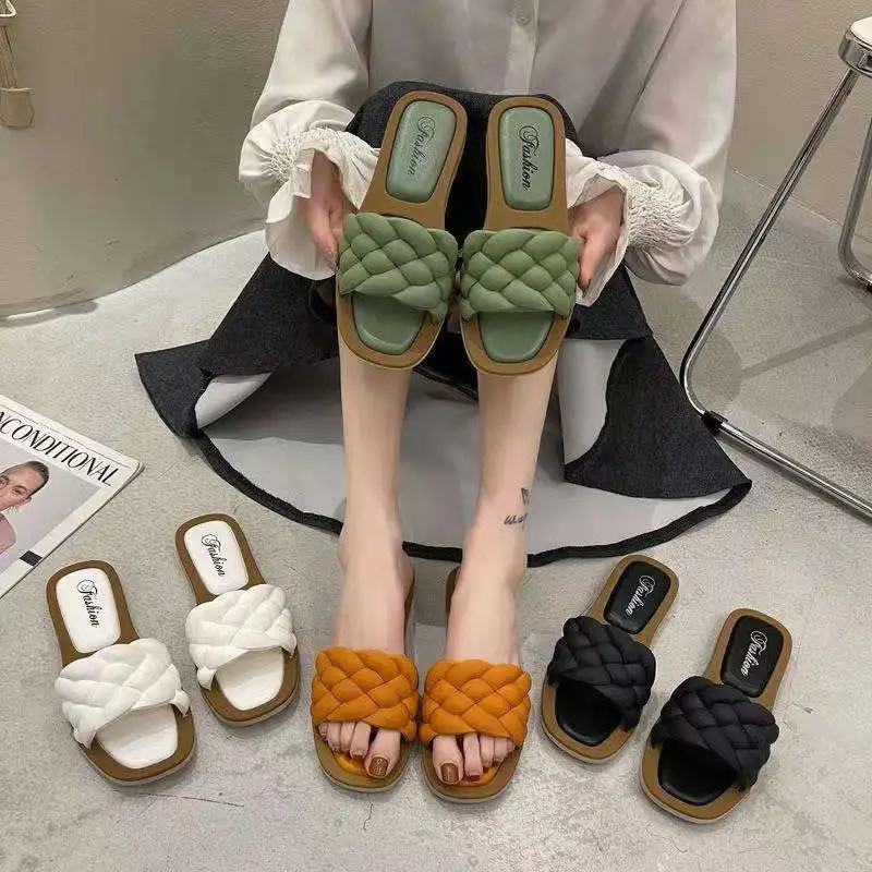 Women New Styles Summer Fashion Leather Flat Slippers Women Sandals Non-Slip Soft Bottom Comfortable Slippers For Women