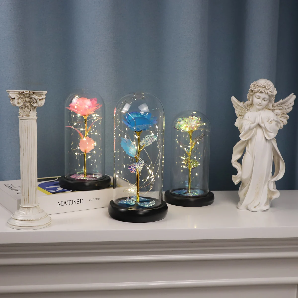 Manufacturer custom LED Christmas glass dome bell jar with wood base roses in glass dome