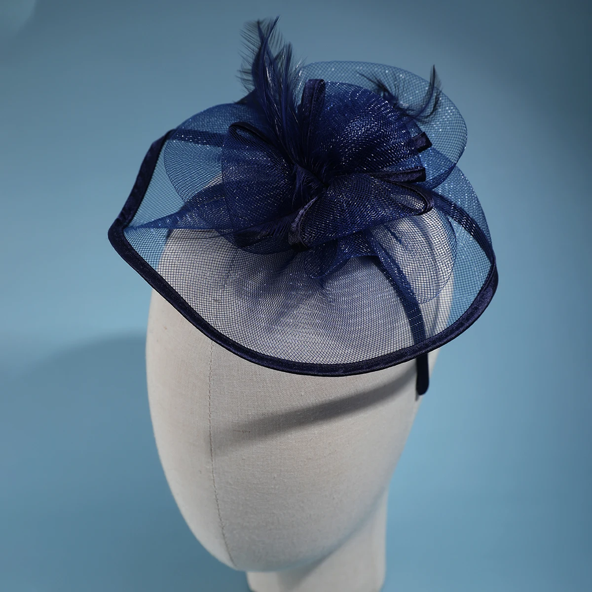 European Round Mesh Gauze Hat Headdress Retro Bridal Hair Accessories Party Hat For Women Feather Headflower Ladies Wedding Hats