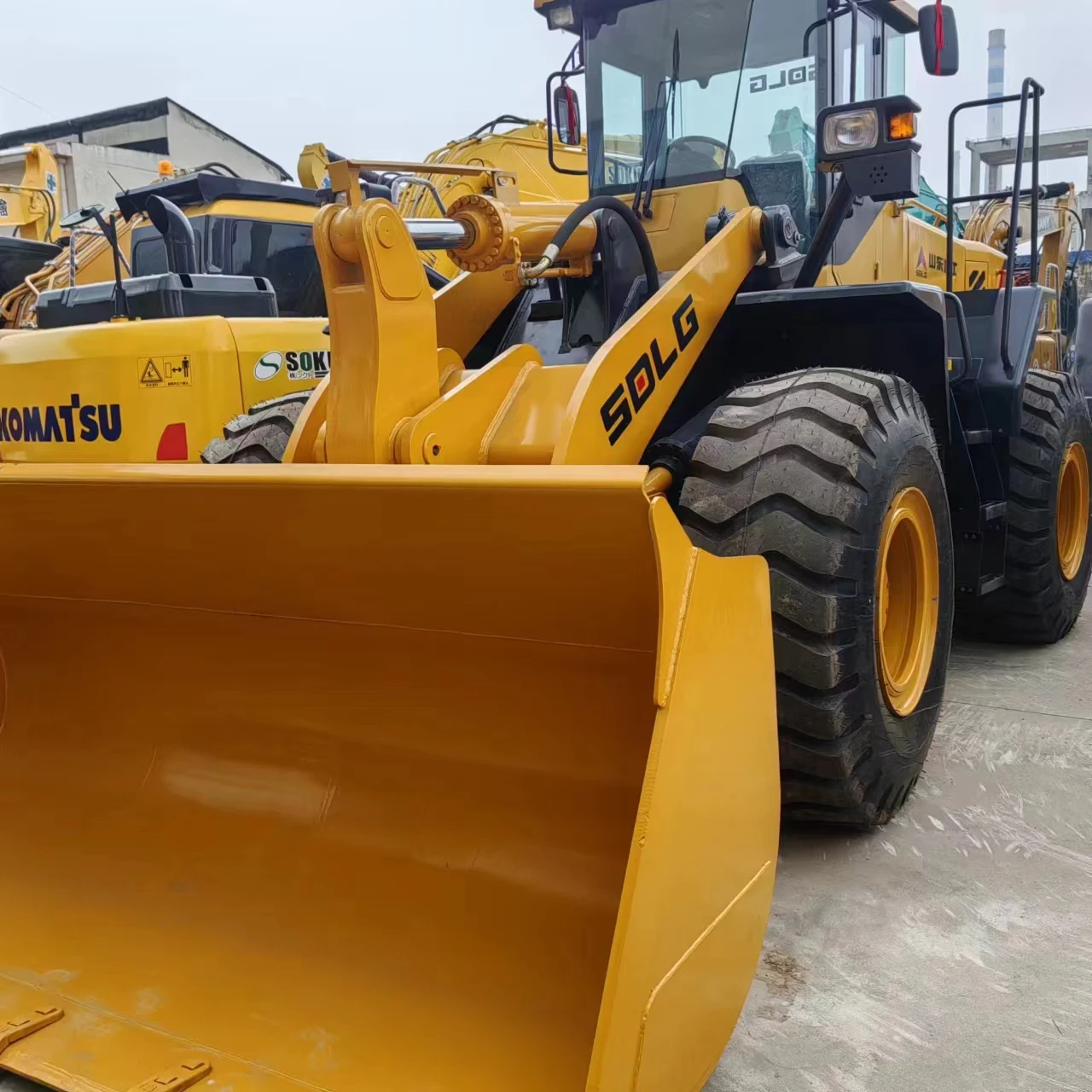 Second-hand Chinese Wheel Loader LG953 Low Price, High Quality, Price Concessions Shandong Lingong SDLG LG956L Loader