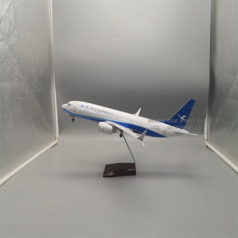 Модель самолета для подарка 1:85 модель 737MAX8 Xiamen Airlines 47 см