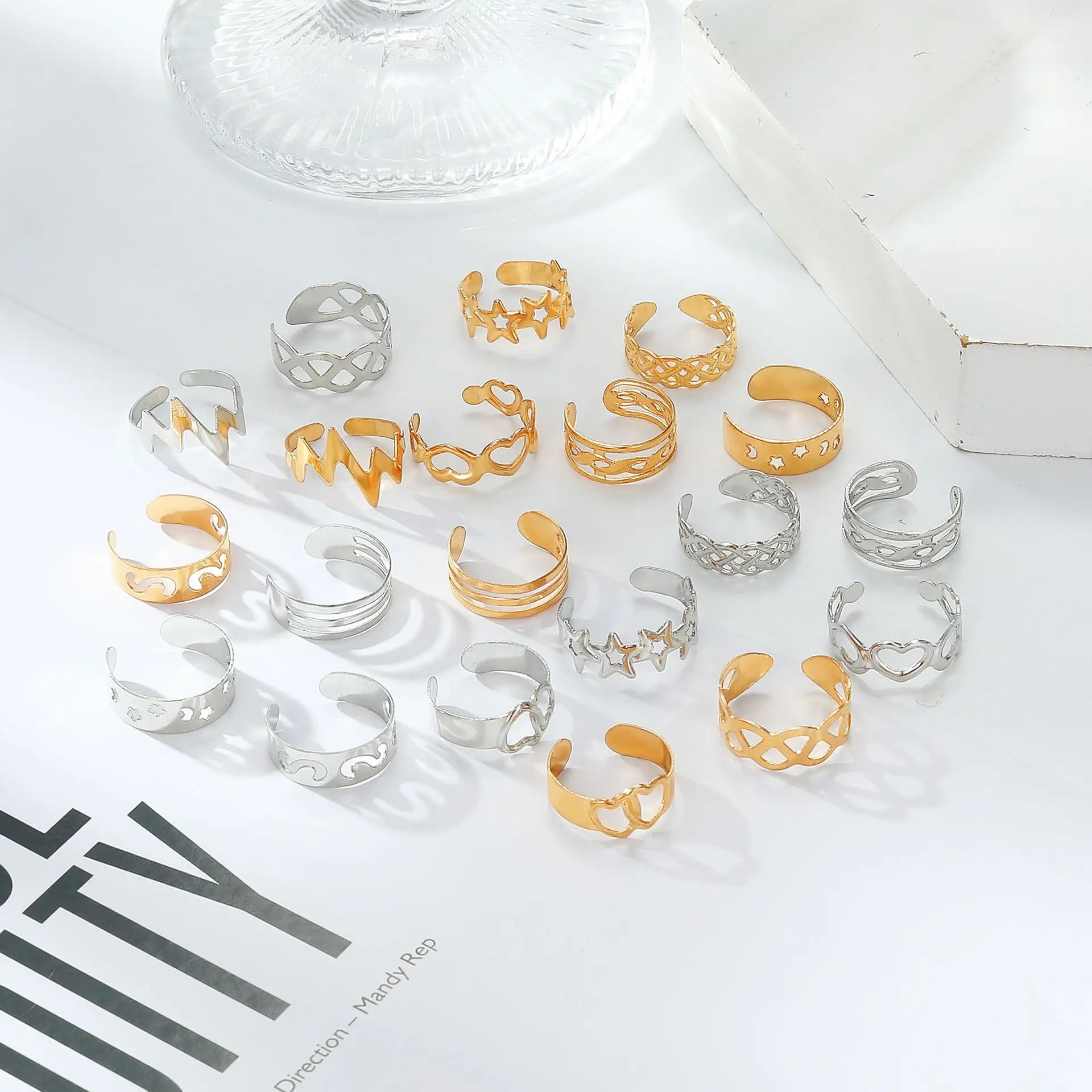 Alloy Star Moon Opening Beach Ring 10-Piece Retro Snake-Shaped Geometric Hollow Adjustable for Wedding or Gift