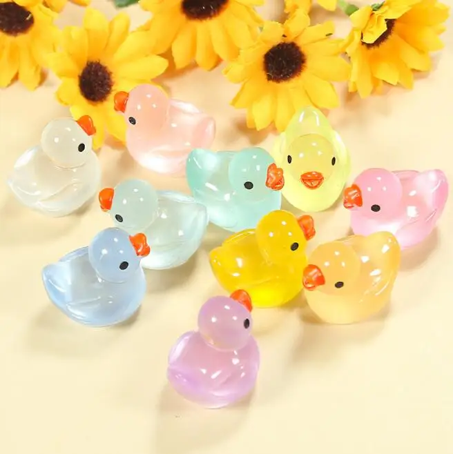 Glow In Dark Resin Ducks Charms Home Decorate Miniature Microlandschaft Yellow Ducks Resin Crafts Ornaments