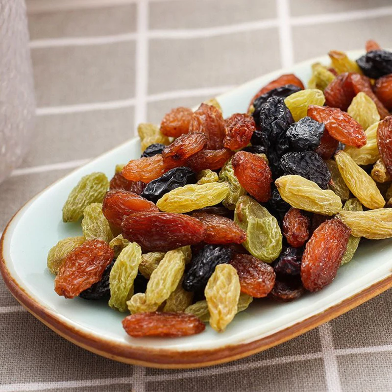 Wholesale healthy nuts and dried fruits natural four-color raisin snacks export