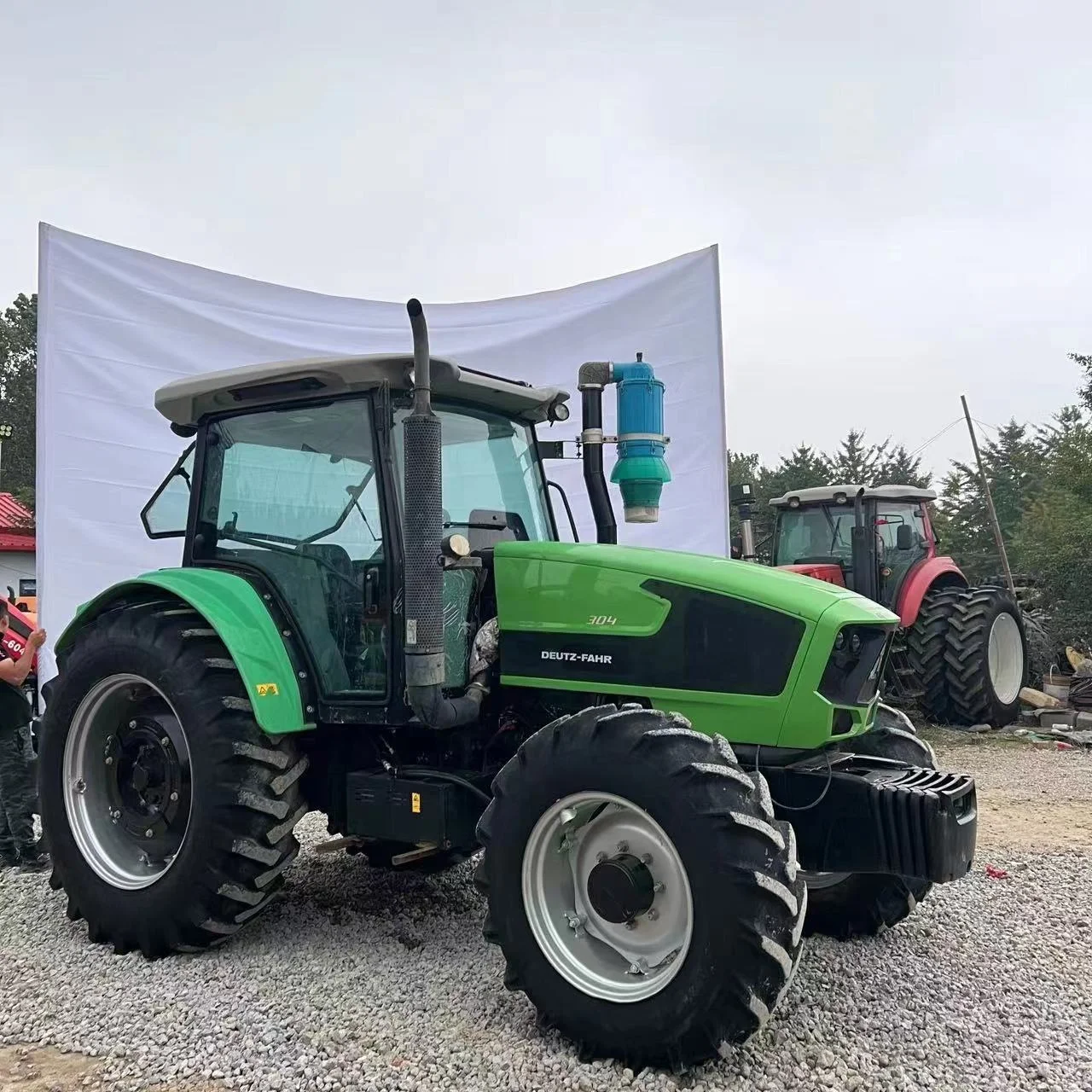 Agricultural Tractor DEUTZ FAHR DF1304 130HP Good Quality used farm tractor