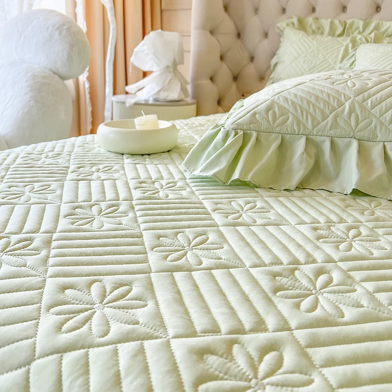 Wholesale Cheap Light Green Ruffled Lace Washed Cotton 3PCS Quilted Bed Bed Cover