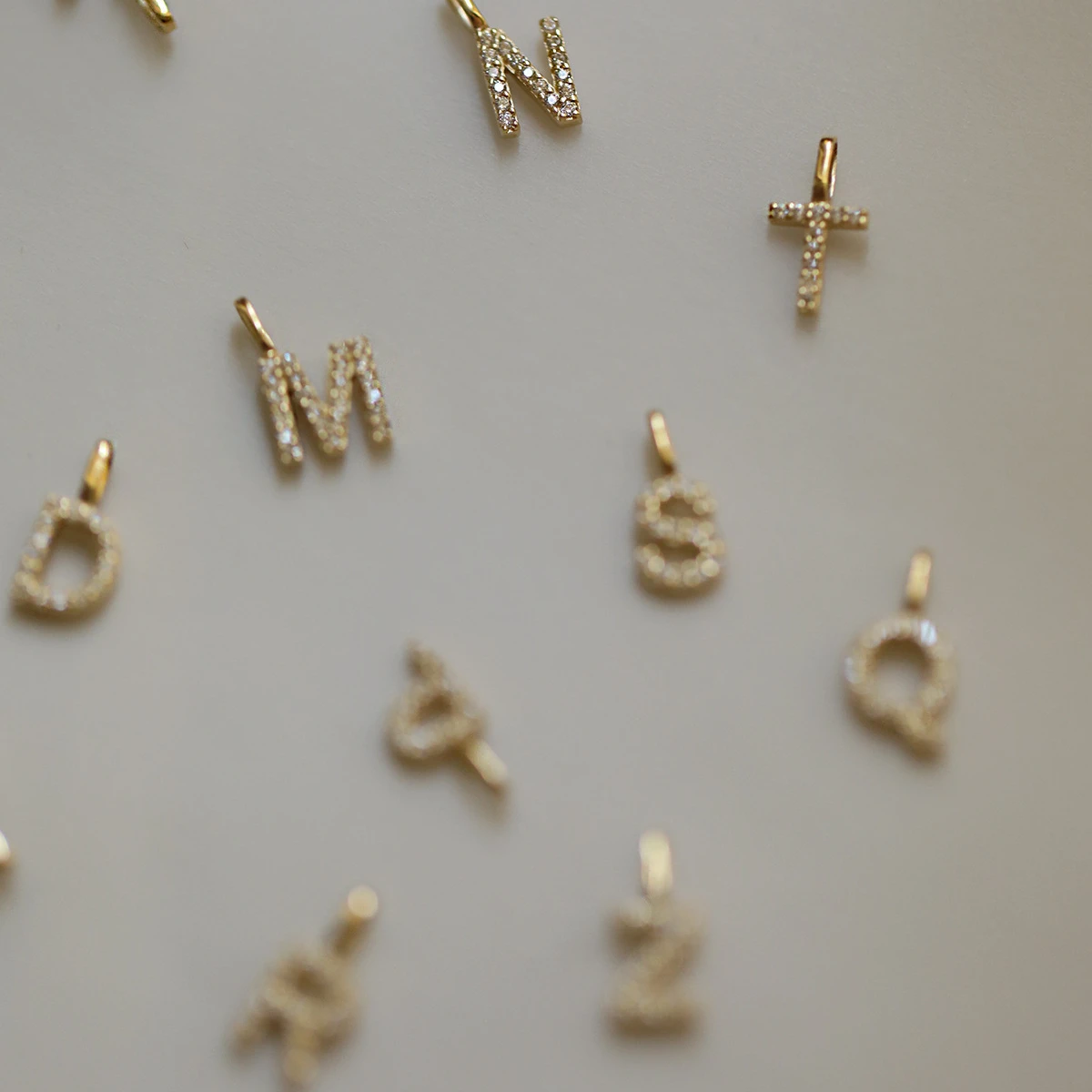 Минималистское английское письмо ожерелье 14k позолоченное 925 стерлингового серебра бриллиант начальные буквы ожерелье