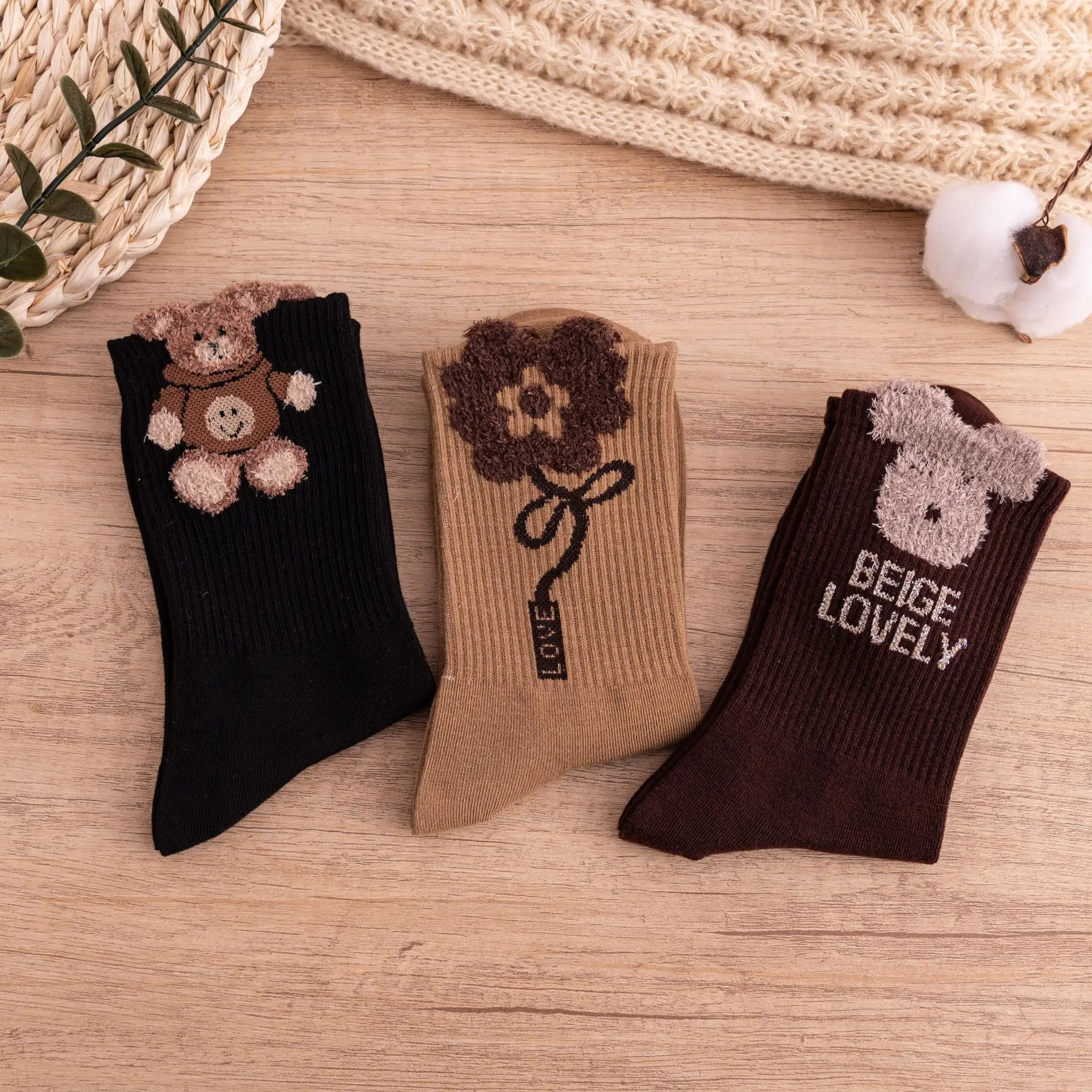 Wholesale Brown Teddy Bear Cartoon Socks Women Casual Cute Novelty Cotton Crew Socks