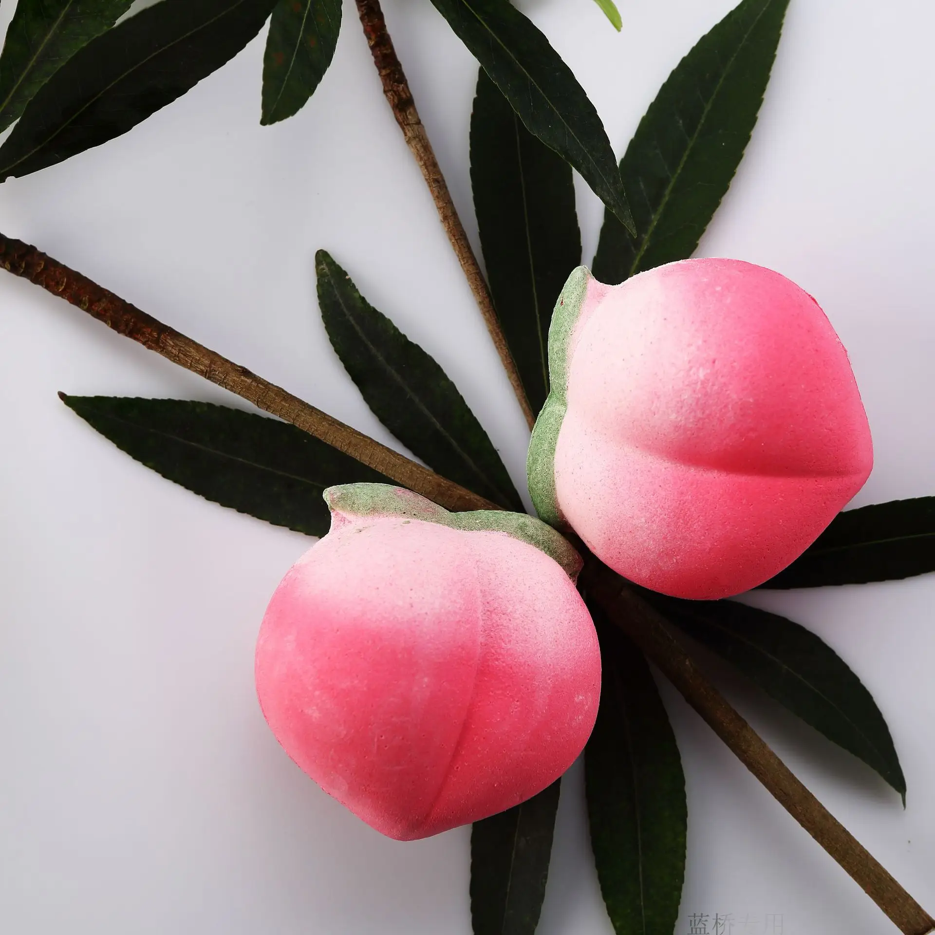 Wholesale Oem Fruit Bath Fizzies Peach Bathbomb Organic Essential Oil Coloful Bubble Bath Women Bath Bomb