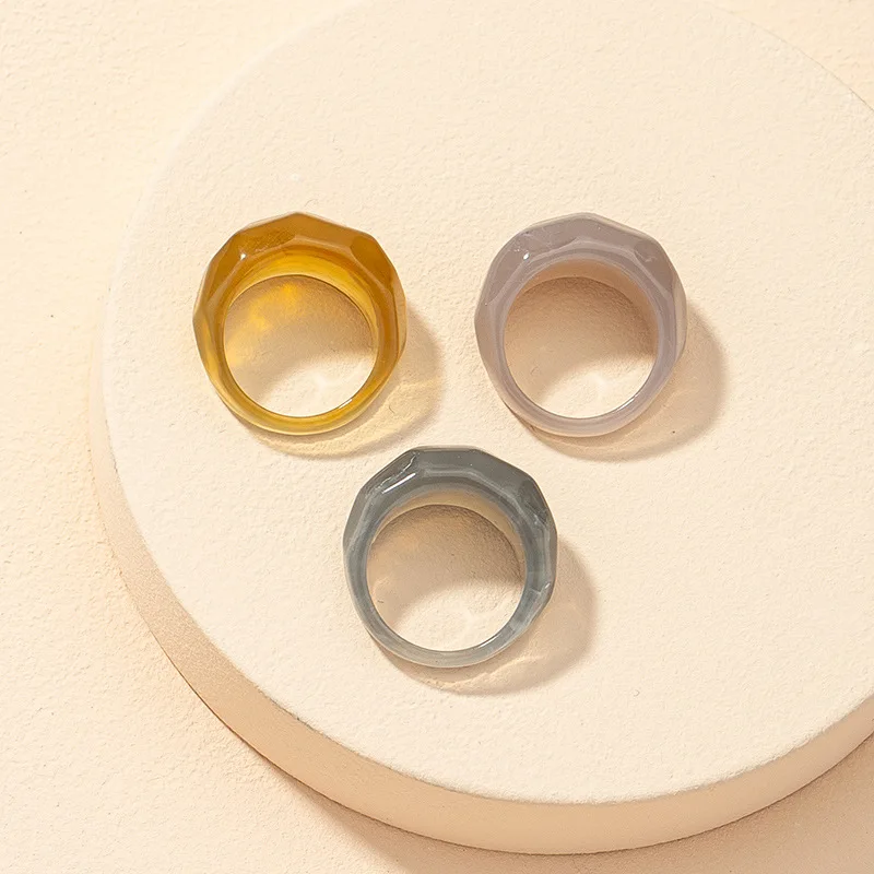 
Korean Simple Design 3 Pcs Set Colorful Chunky Thick Resin Ring Set Irregular Geometric Acrylic Ring For Party 