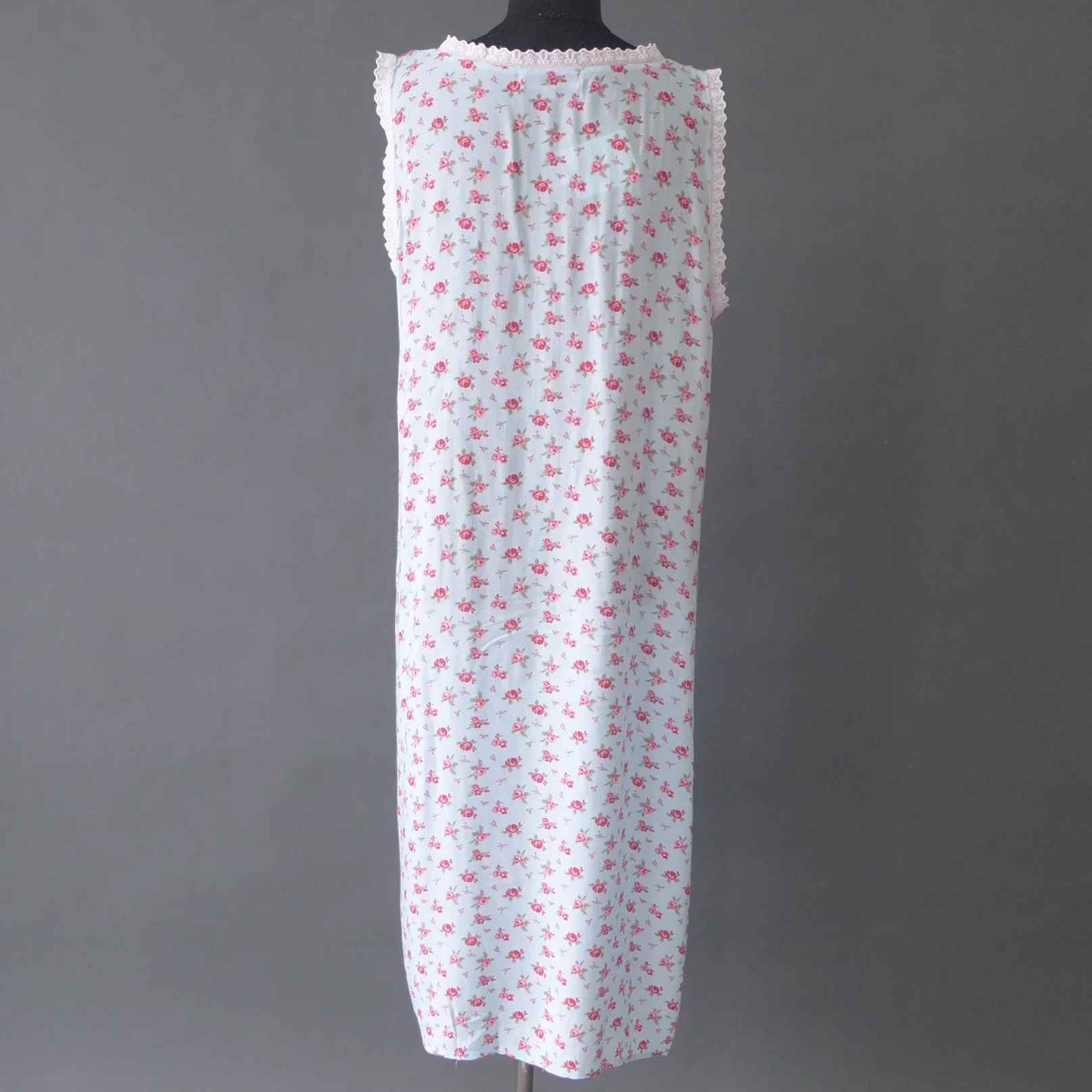 China Supplier Delicate Sleepwear Long Nightgown