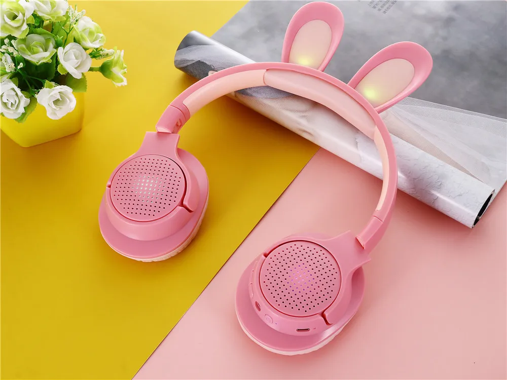 Kids Rabbit Earphone Love Peaches Headphones PM-05 Pink Ear Amazon Top Seller 2022 Wireless Headset with LED for Girls