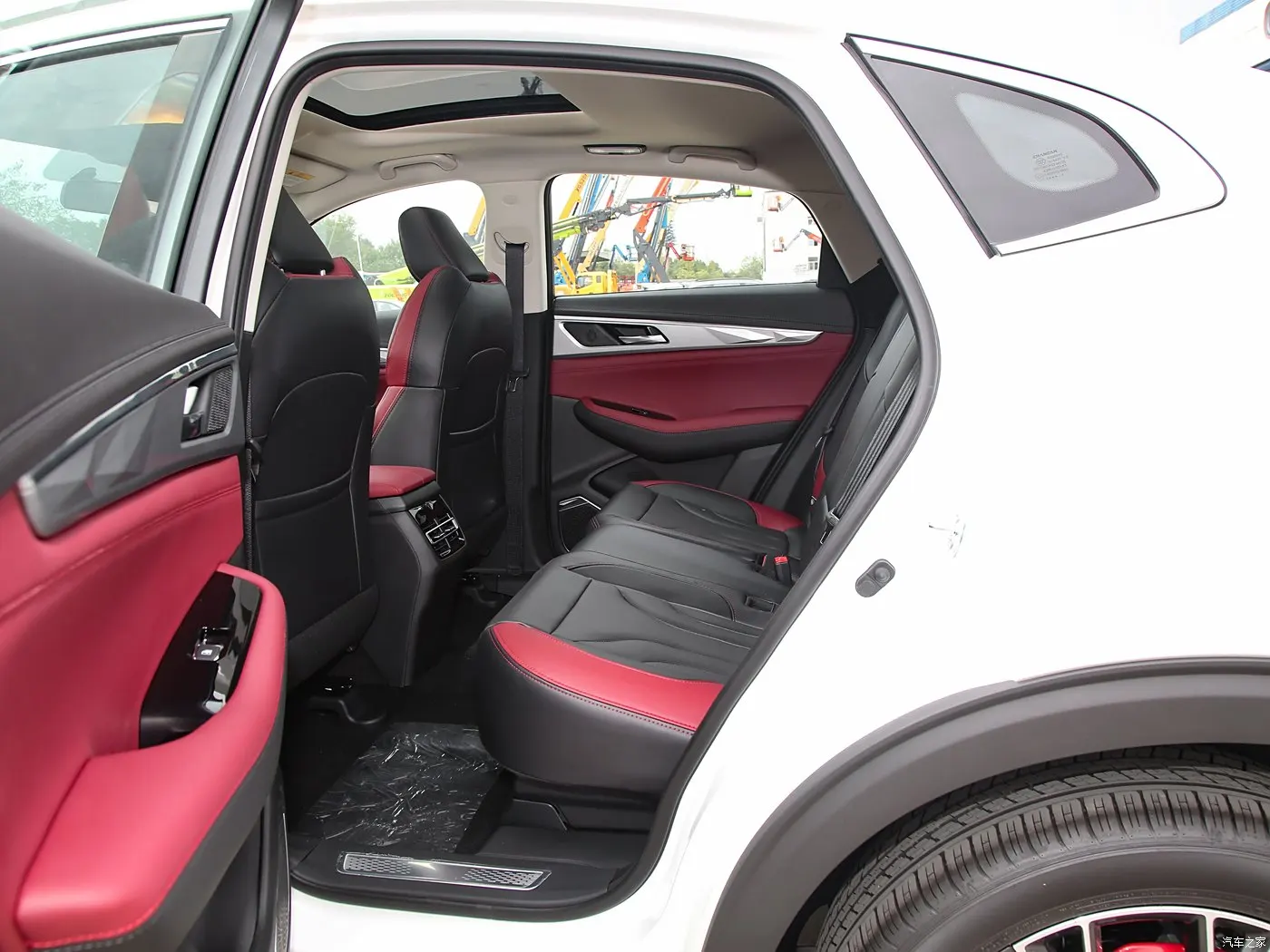 In Stock Hot Sale 2023 Changan CS85 Coupe Fuel 1.5t 188HP L4 DCT Elite Edition Imitation Leather 0km Used SUV