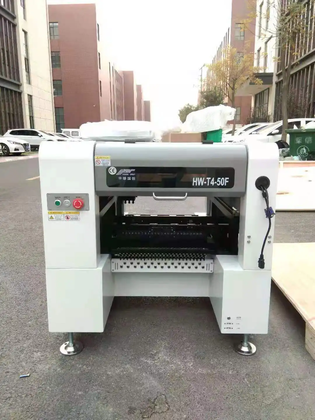 Famous Supplier HWGC High Accuracy in Positioning Surface Mounted Devices With Conveyor Pick place machine For 0201